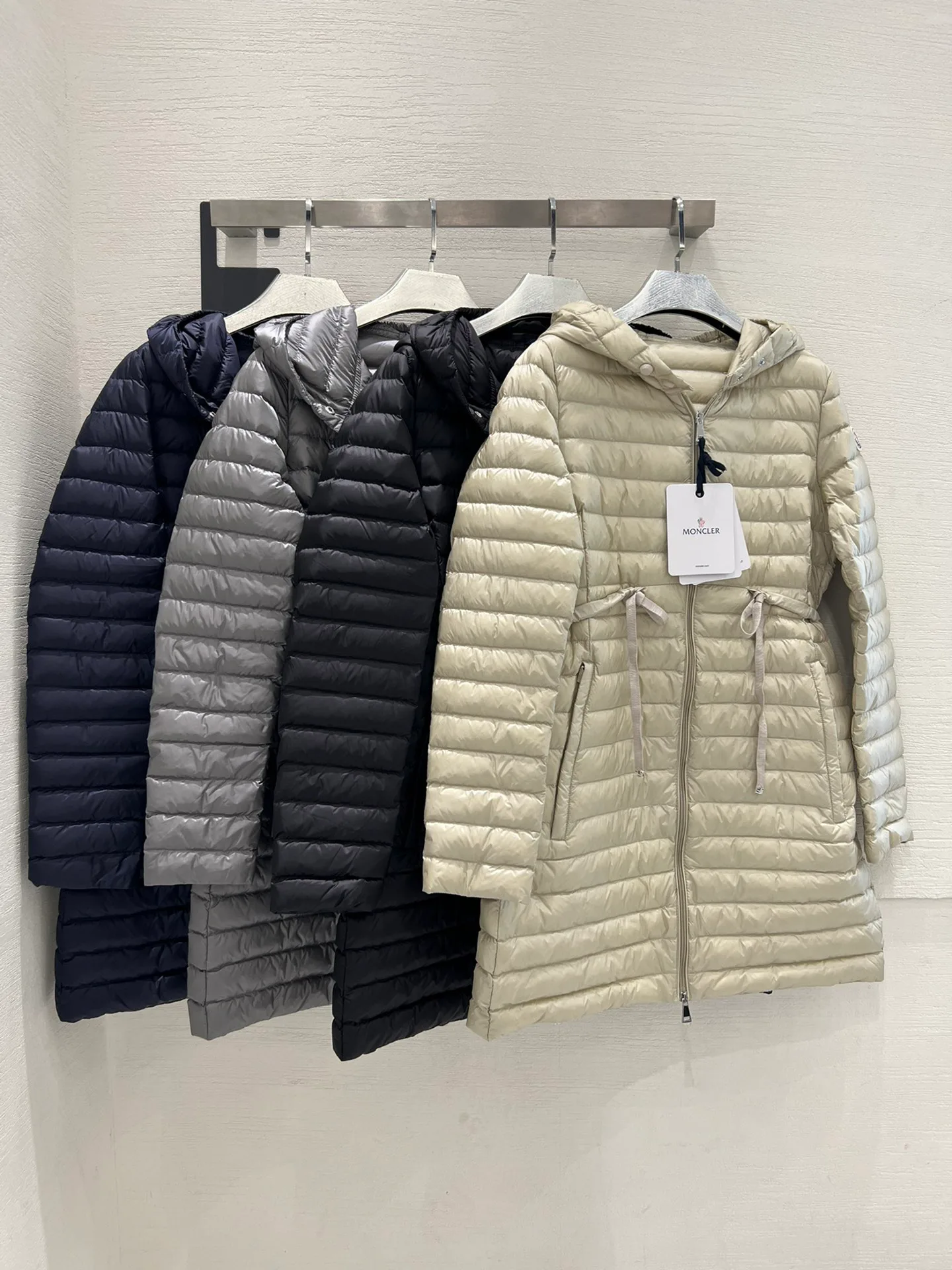 Куртки И Пуховики Женские Moncler 18111671