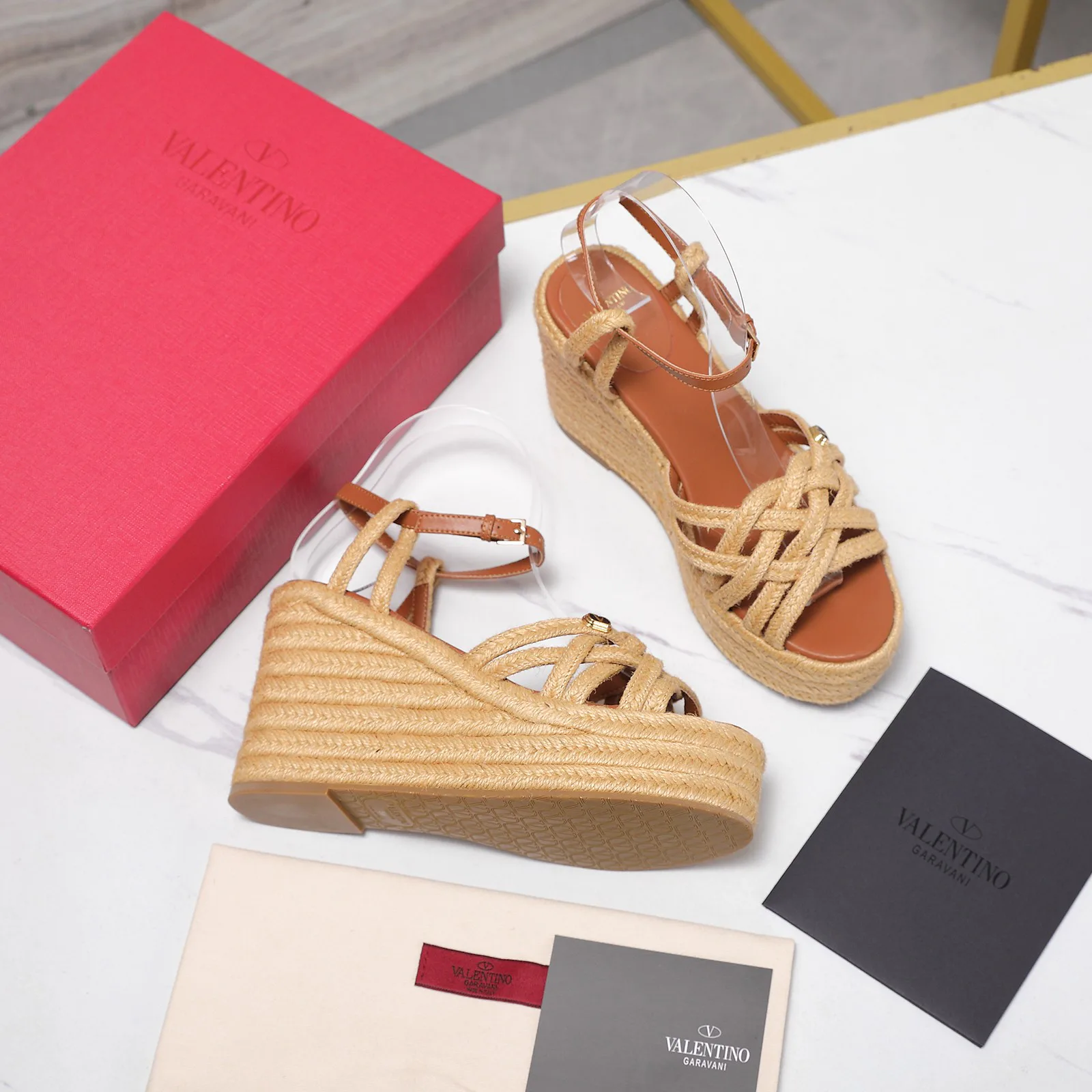 Босоножки Женские Valentino 18346926