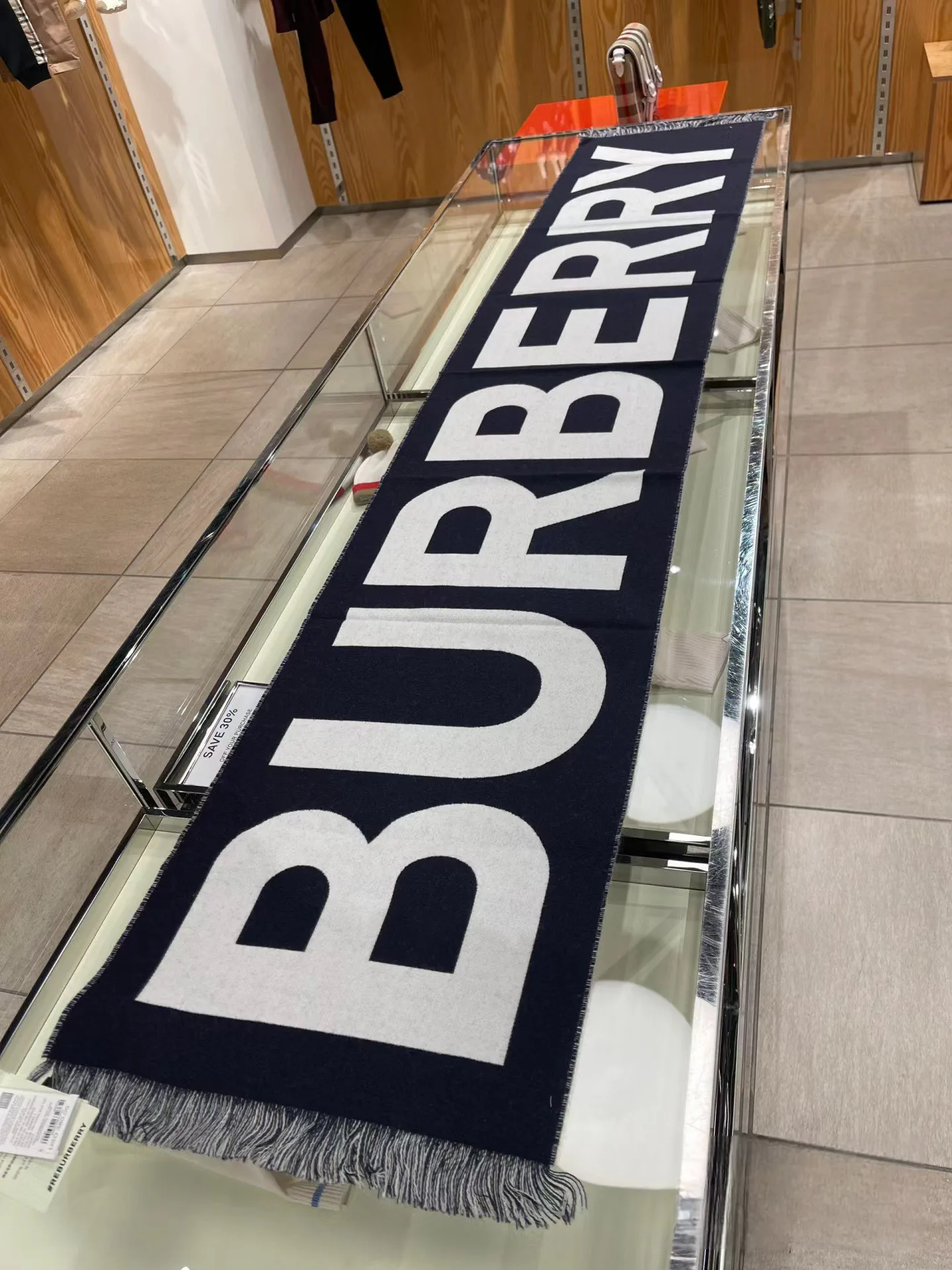 Шарфы Burberry 2195