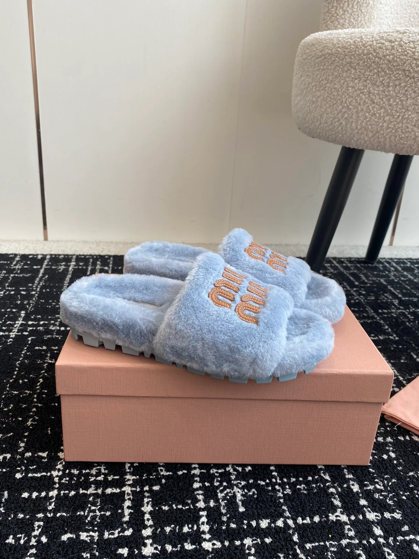 Тапочки Женские Miu Miu 18241531