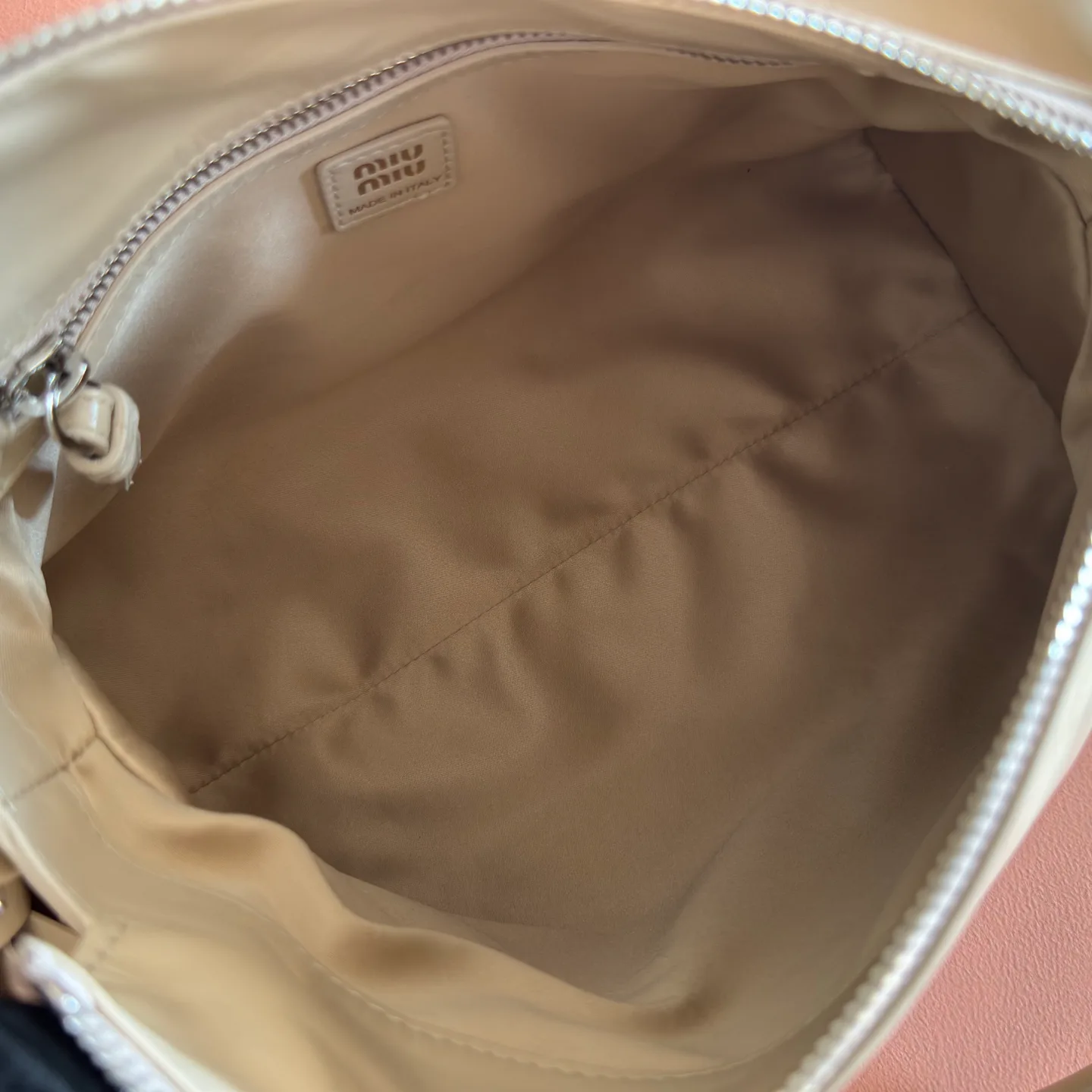 Классические Сумки Женские Miu Miu 18148108