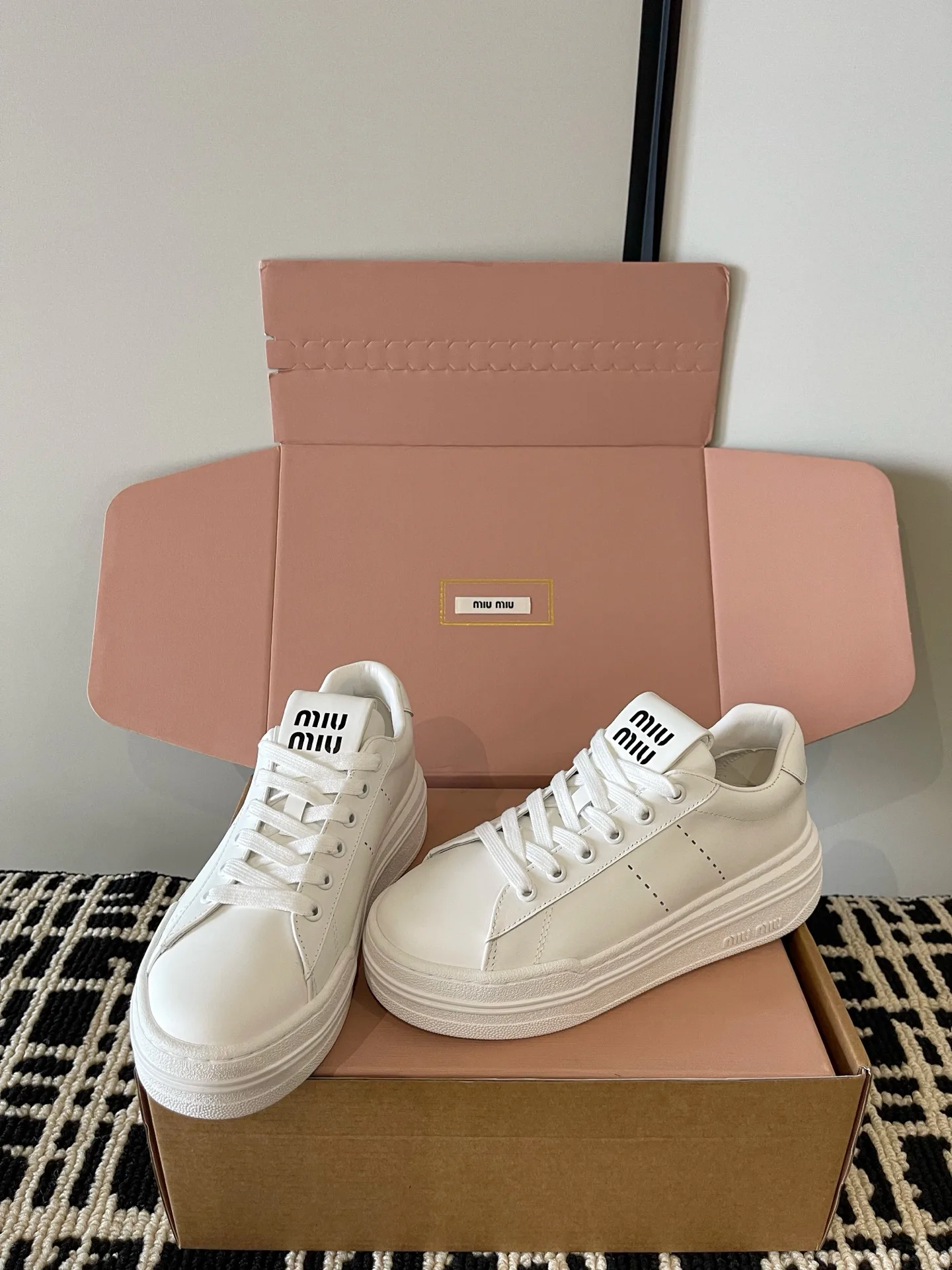Кроссовки Женские Miu Miu 19290626