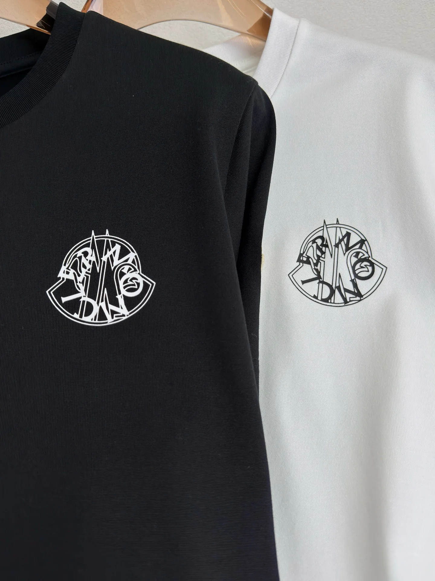 Футболки Мужские Moncler 13137579