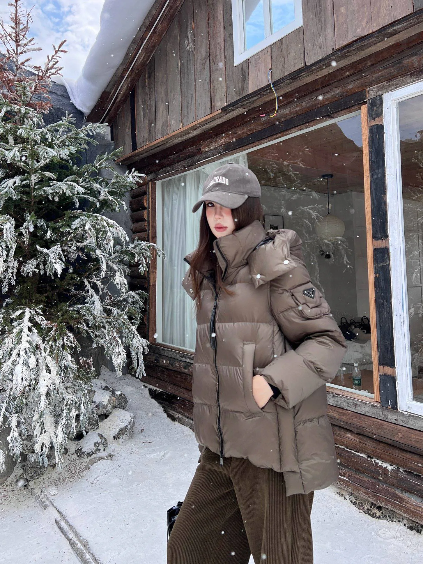 Куртки И Пуховики Женские Prada 18334586