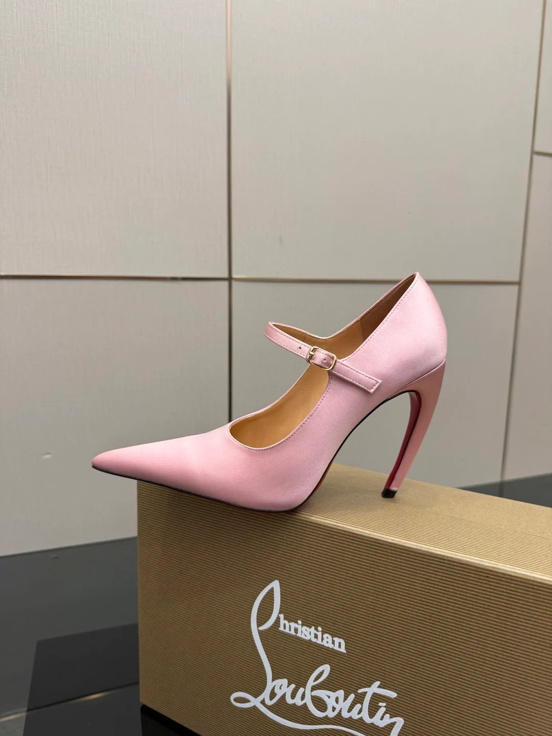 Туфли Женские Christian Louboutin 5052083