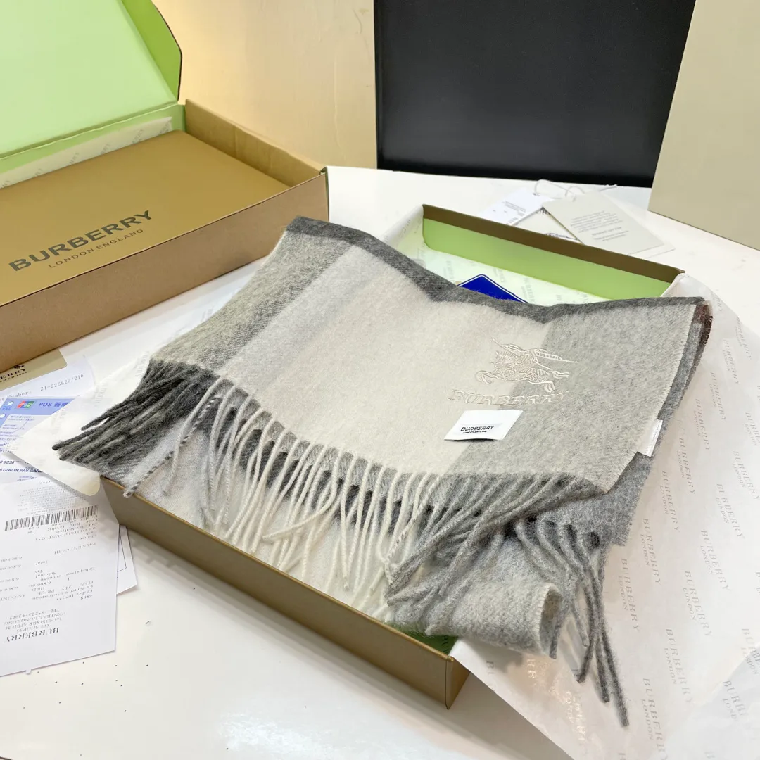 Шарфы Burberry 588304