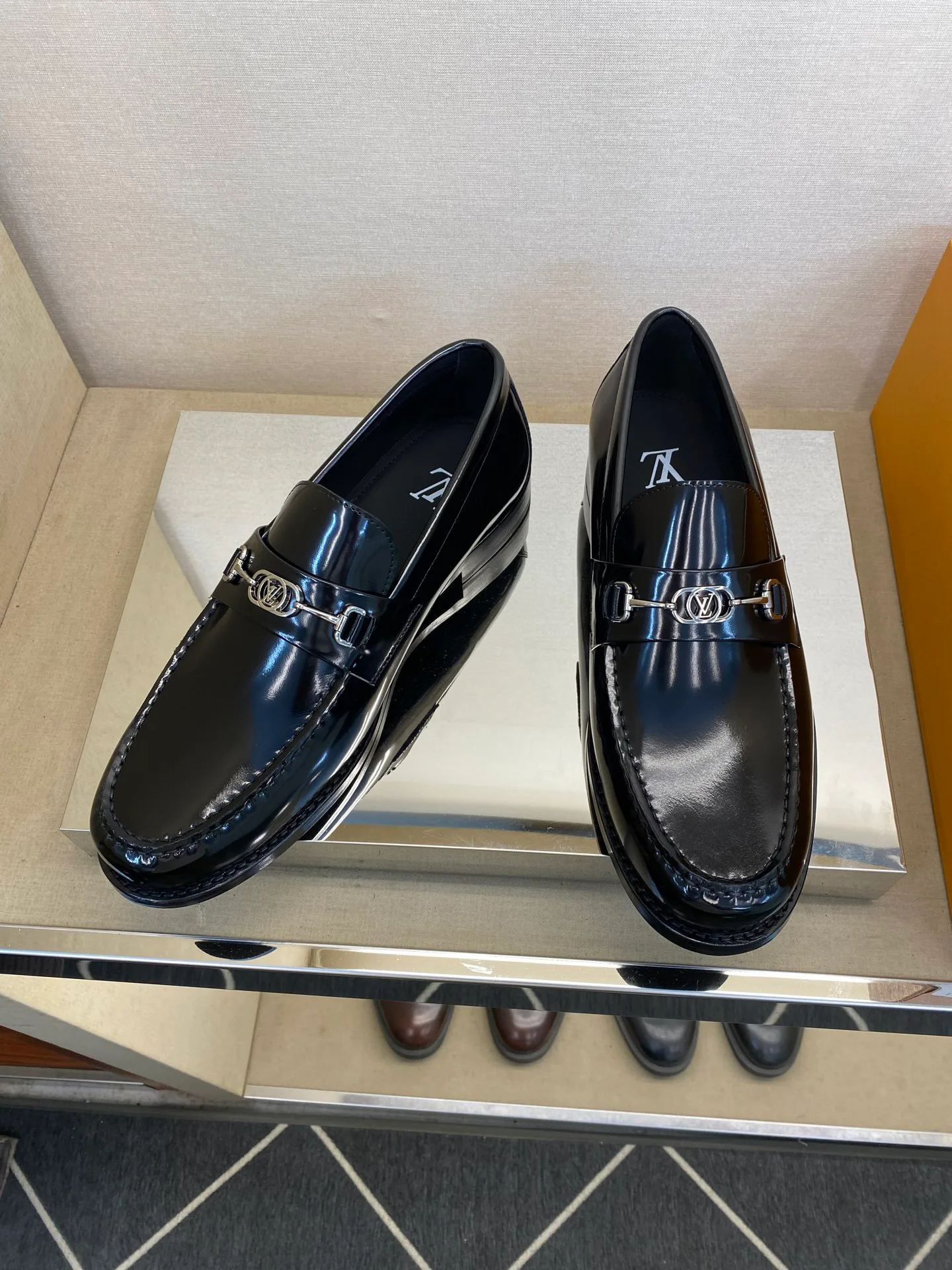 Лоферы И Туфли Мужские Louis Vuitton 18079168