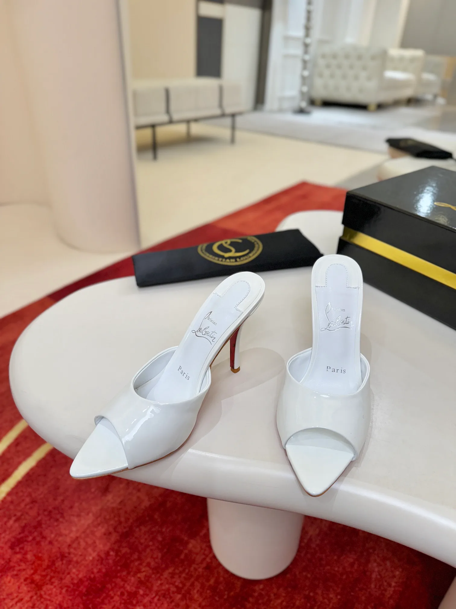 Босоножки Женские Christian Louboutin 14280365