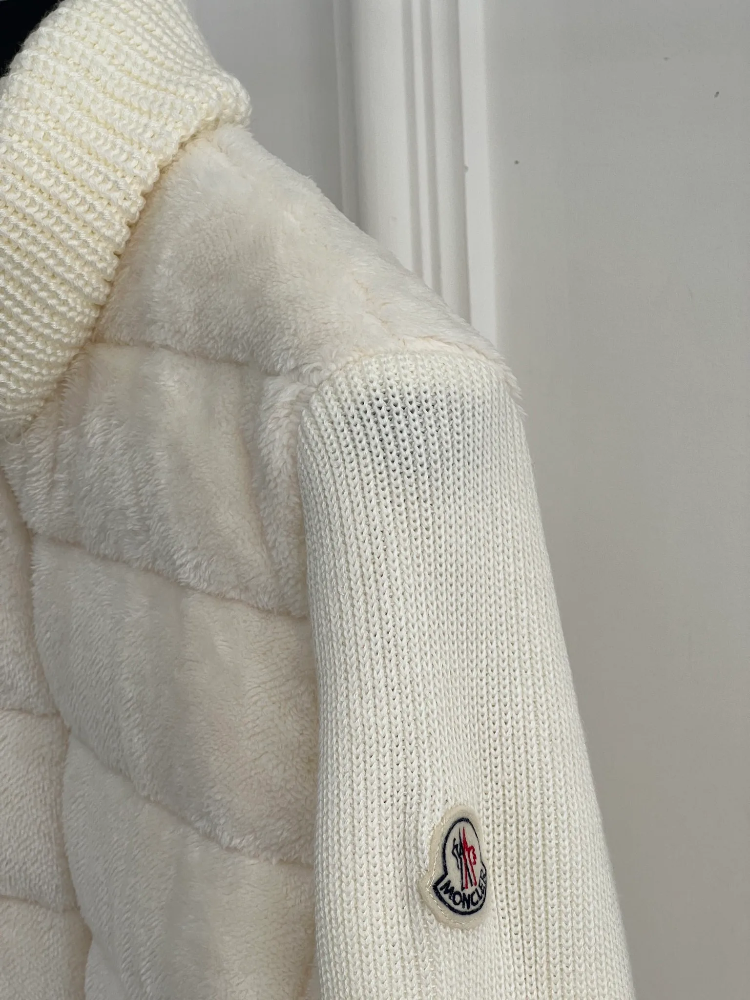 Куртки И Пуховики Женские Moncler 18416236