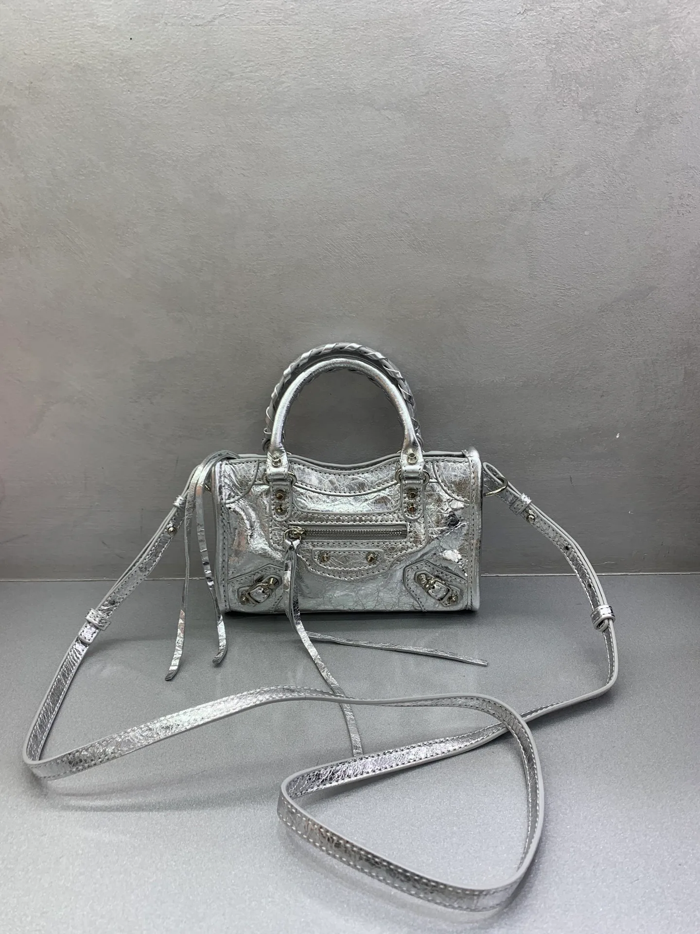 Классические Сумки Женские Balenciaga 18135830
