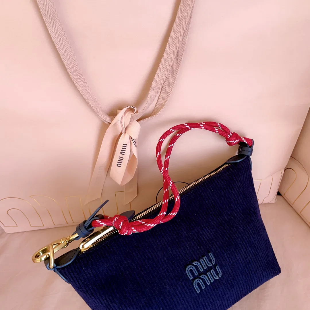 Сумки На Ремне Женские Miu Miu 3885407