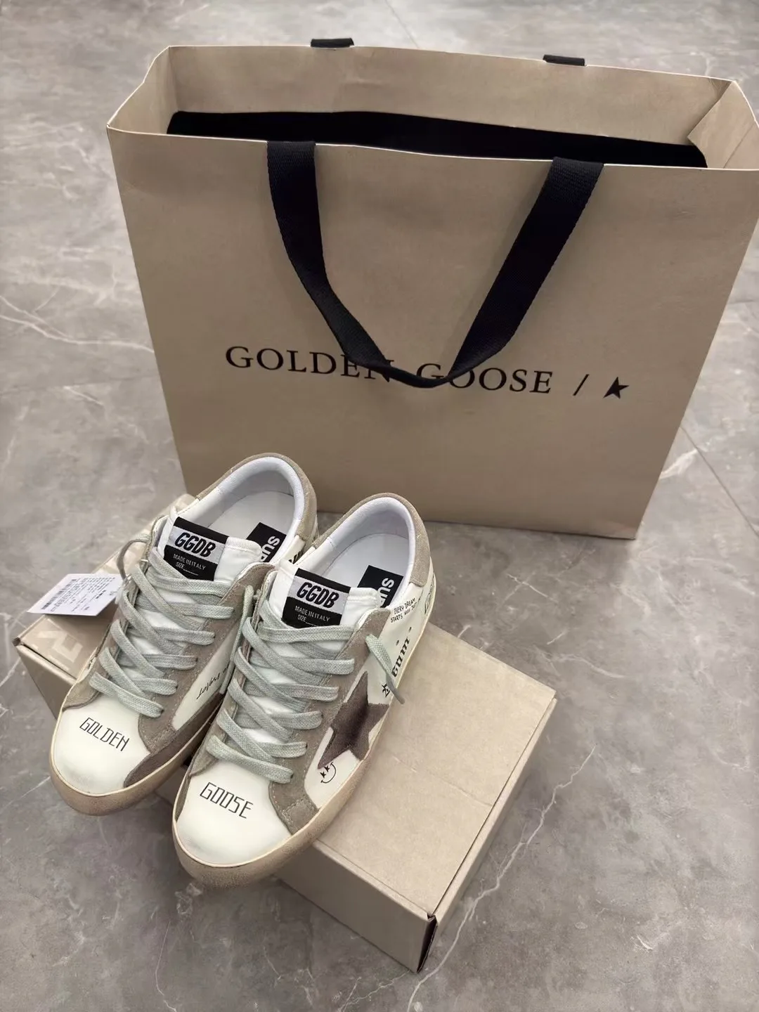 Кроссовки Женские Golden Goose 18265593
