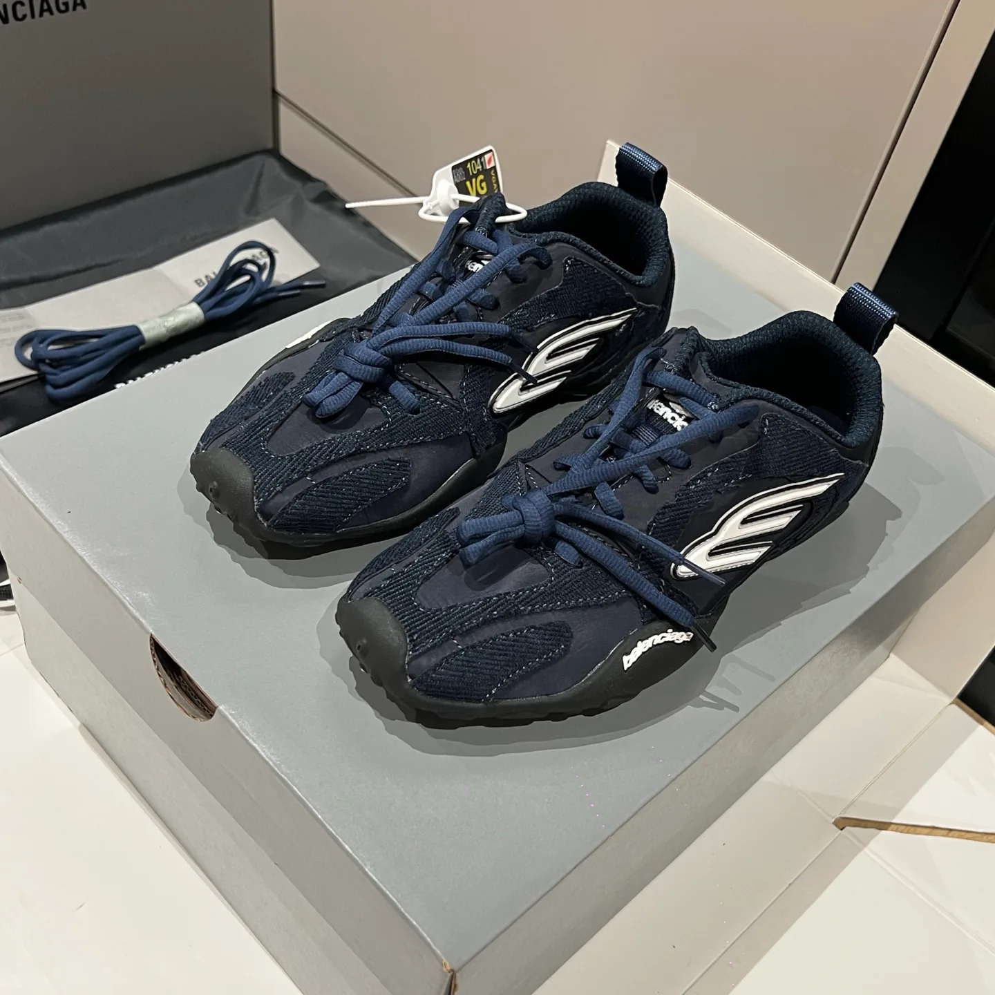 Кроссовки Женские Balenciaga 12948700