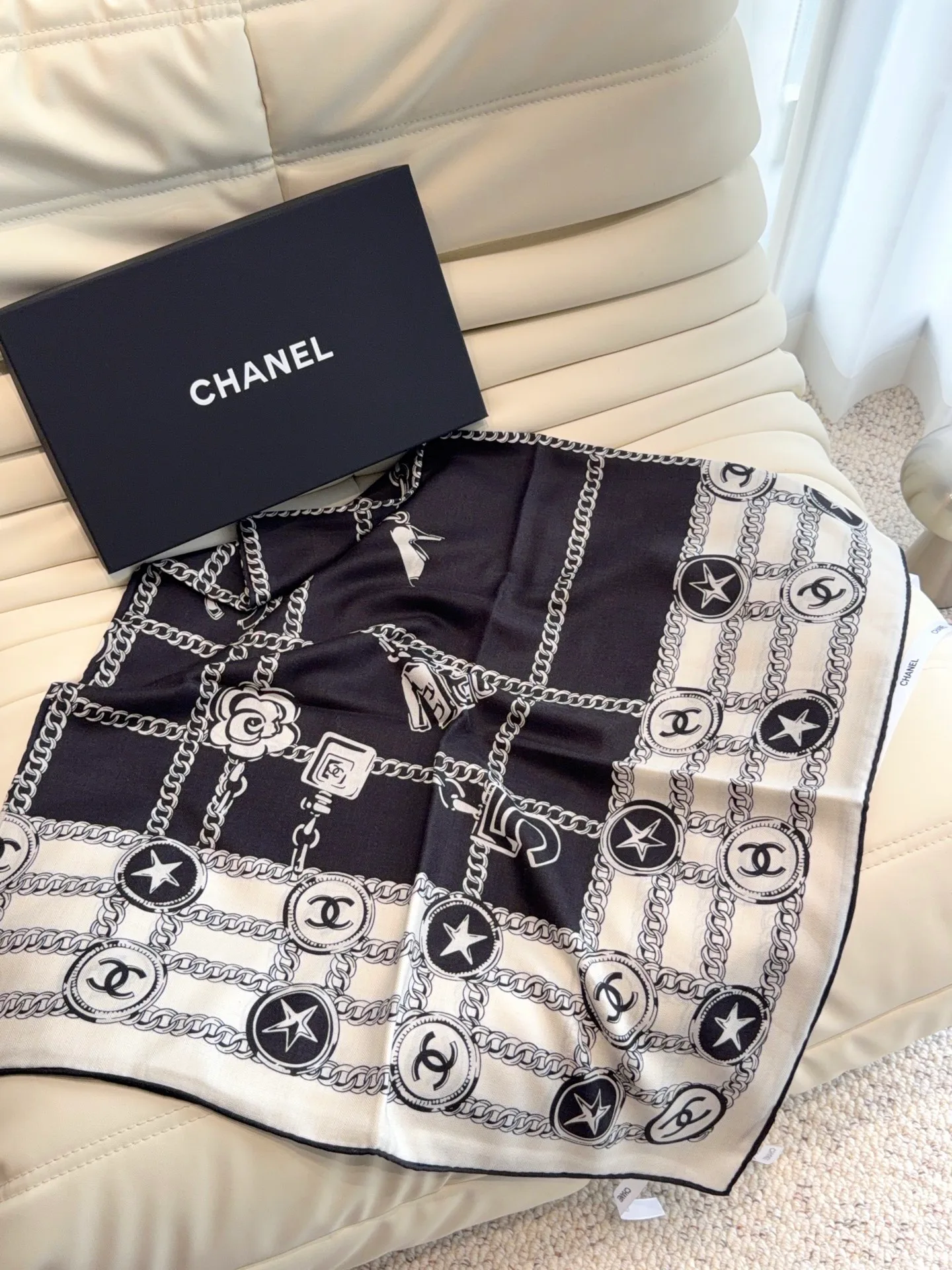 Платки Chanel 18675789