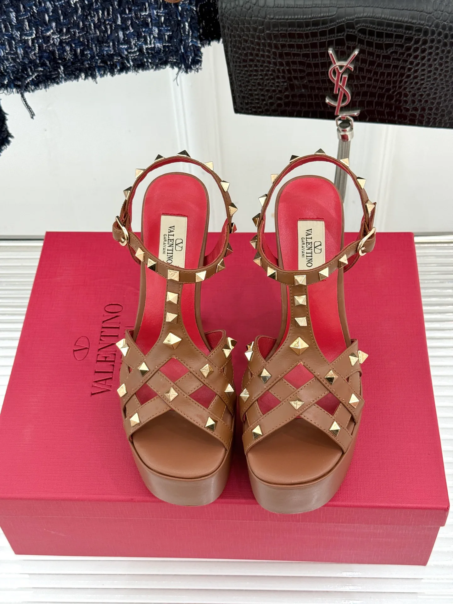 Босоножки Женские Valentino 18198292