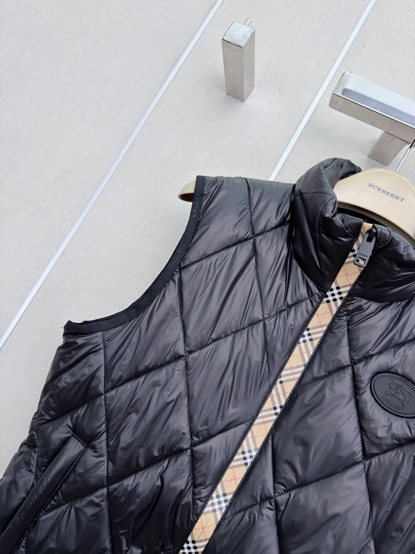 Жилеты Женские Burberry 18839030