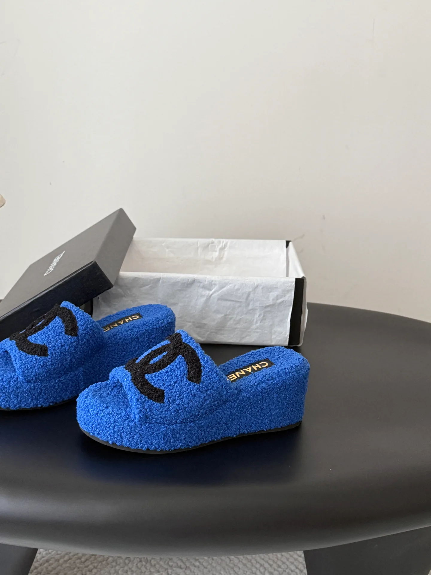 Тапочки Женские Chanel 18700076