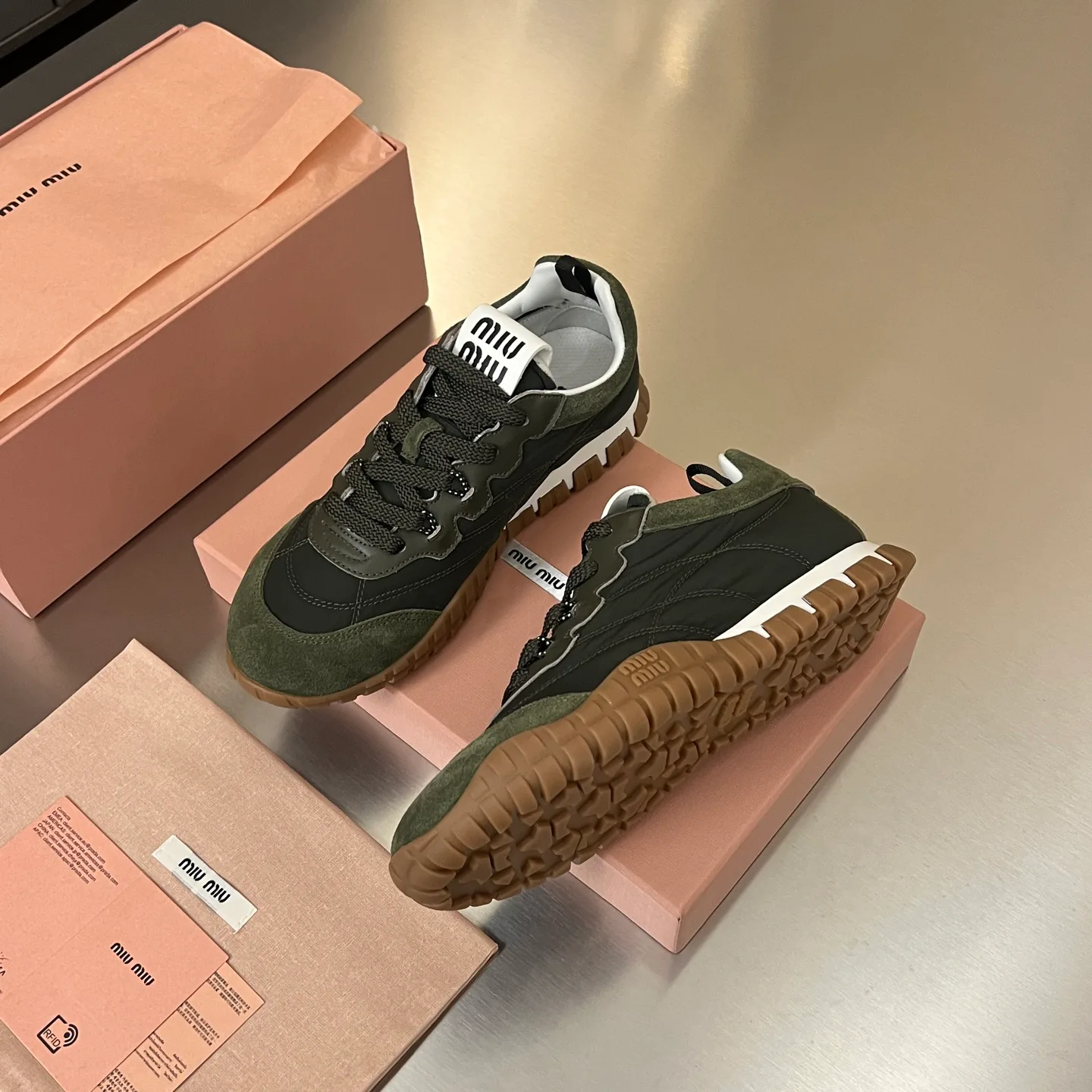 Кроссовки Женские Miu Miu 17968639