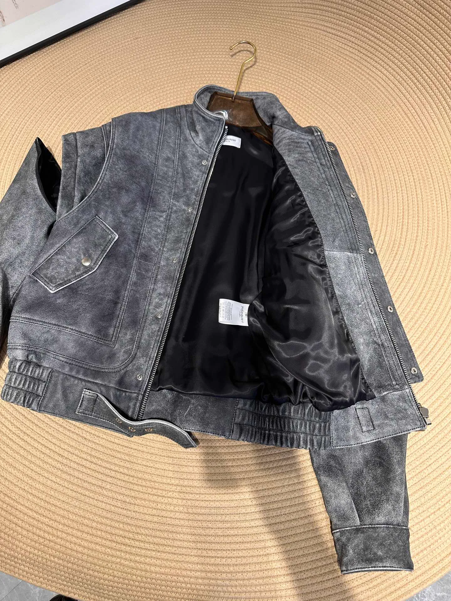 Кожаные Куртки И Дублёнки Женские Saint Laurent 18308401