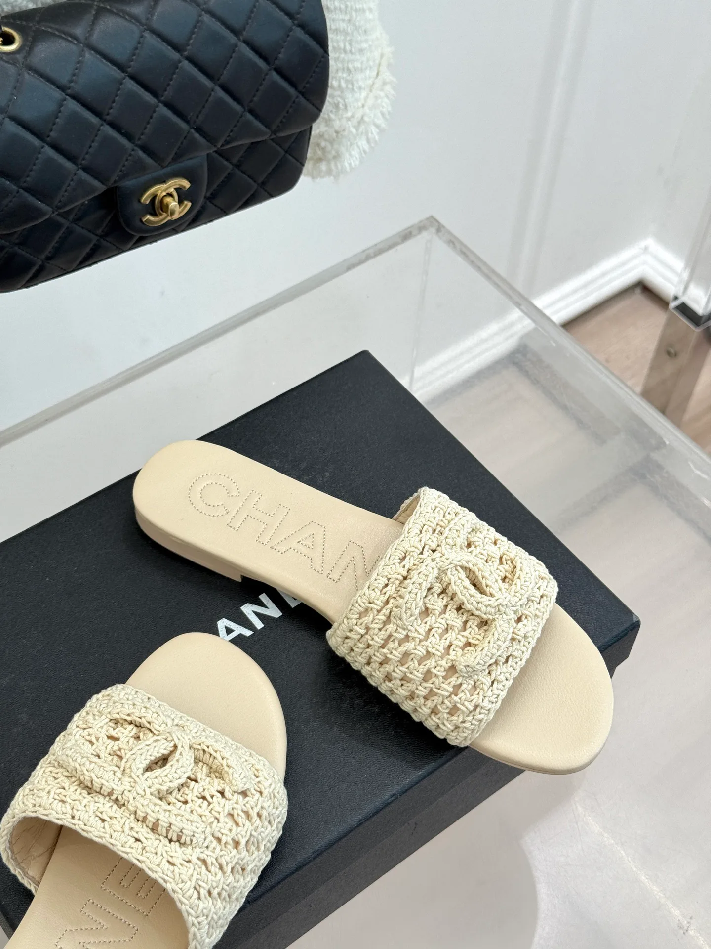 Шлепанцы Женские Chanel 11485812