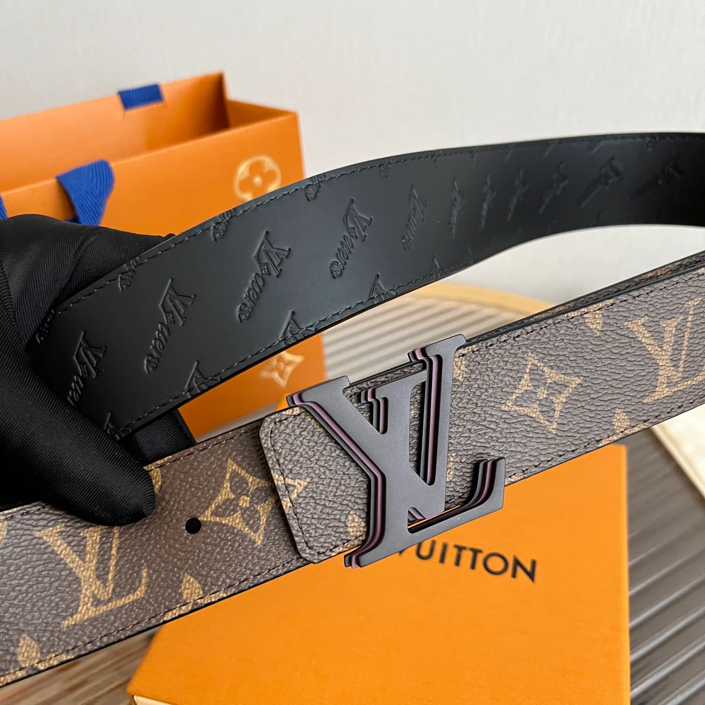 Ремни Louis Vuitton 10399065