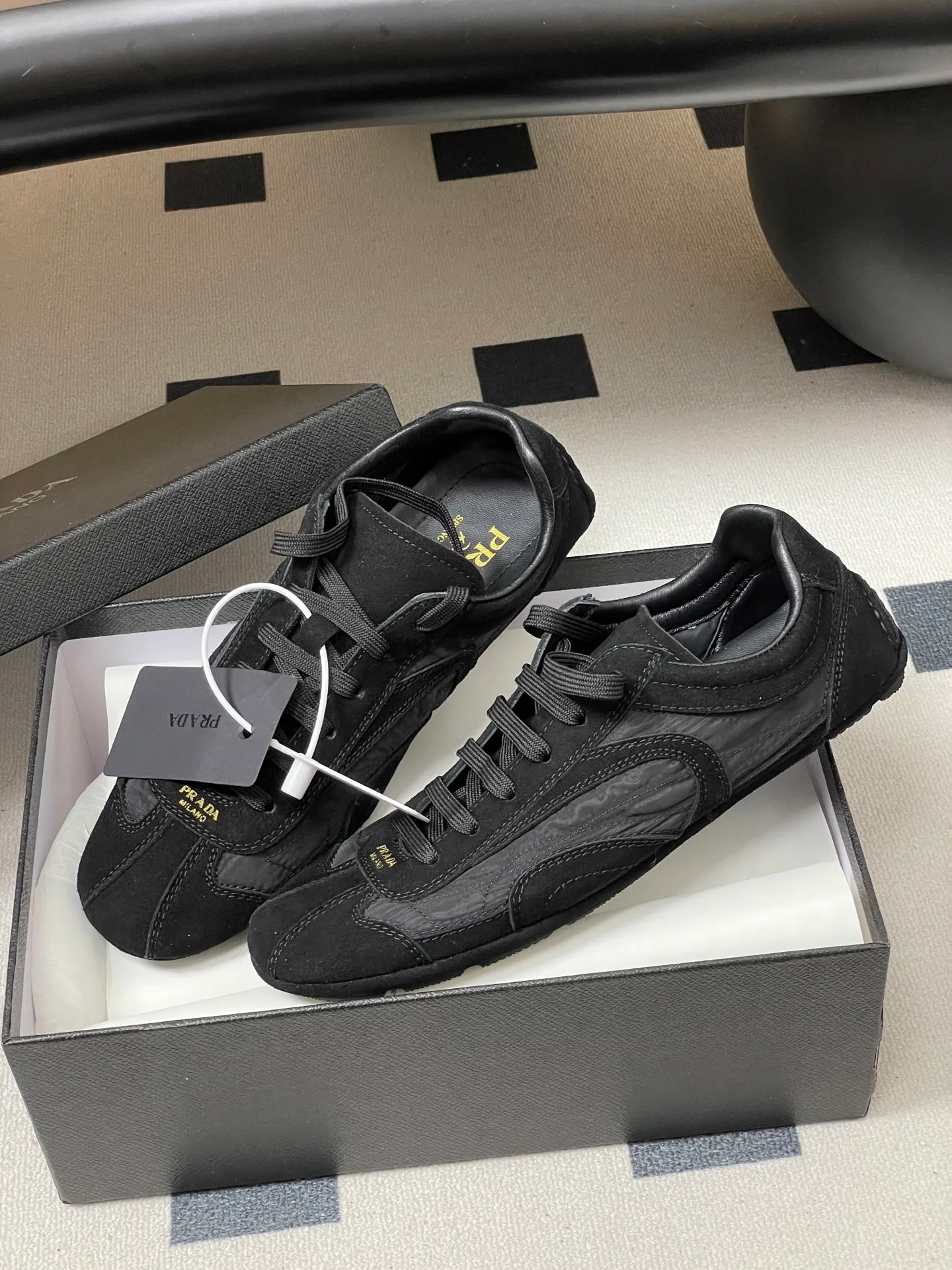 Кроссовки Женские Prada 12880114