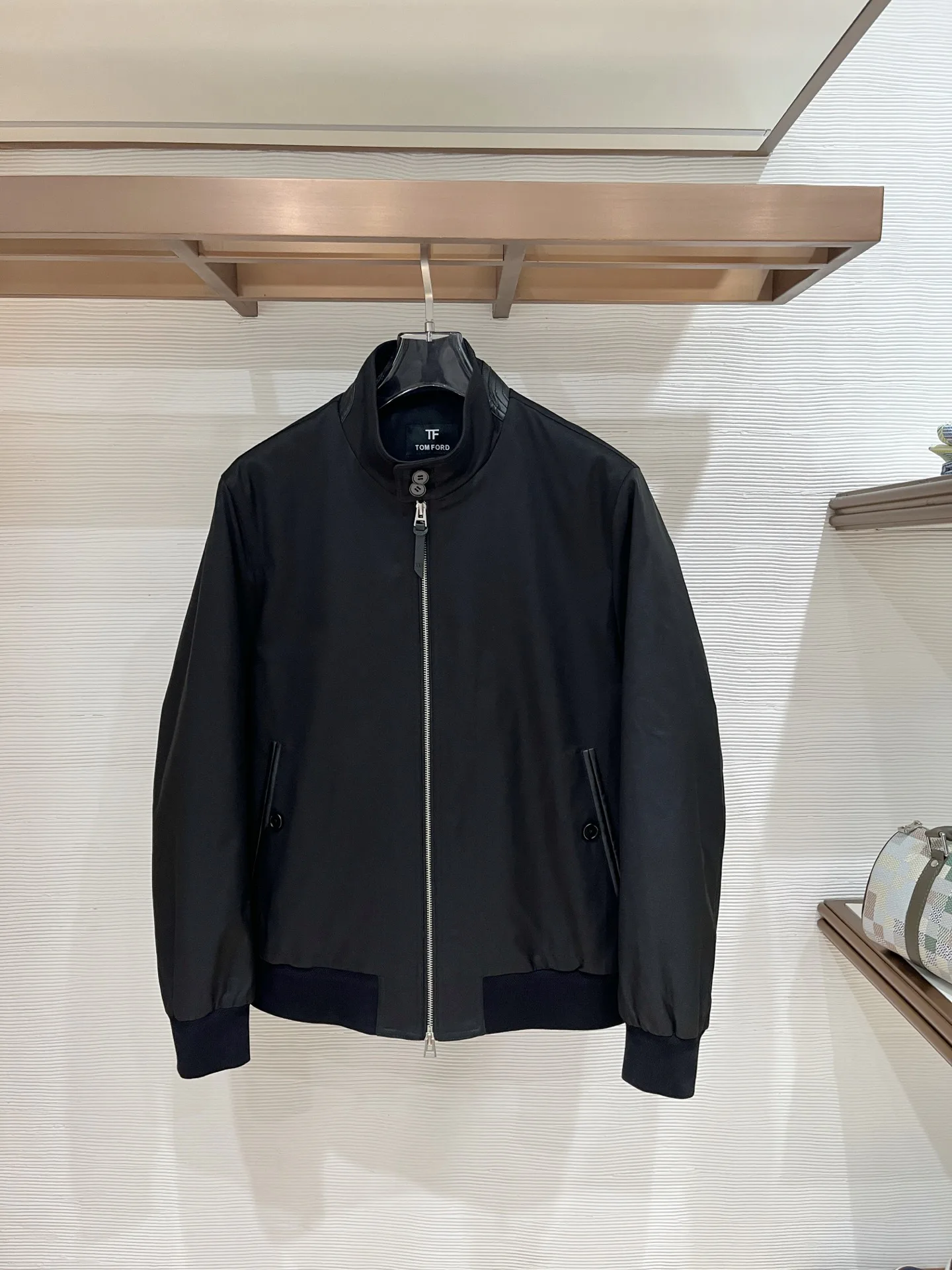 Пуховики Женские Tom Ford 243831