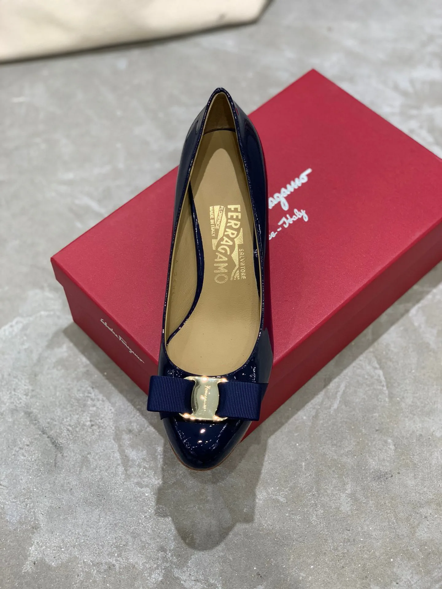 Туфли Женские Salvatore Ferragamo 18340722