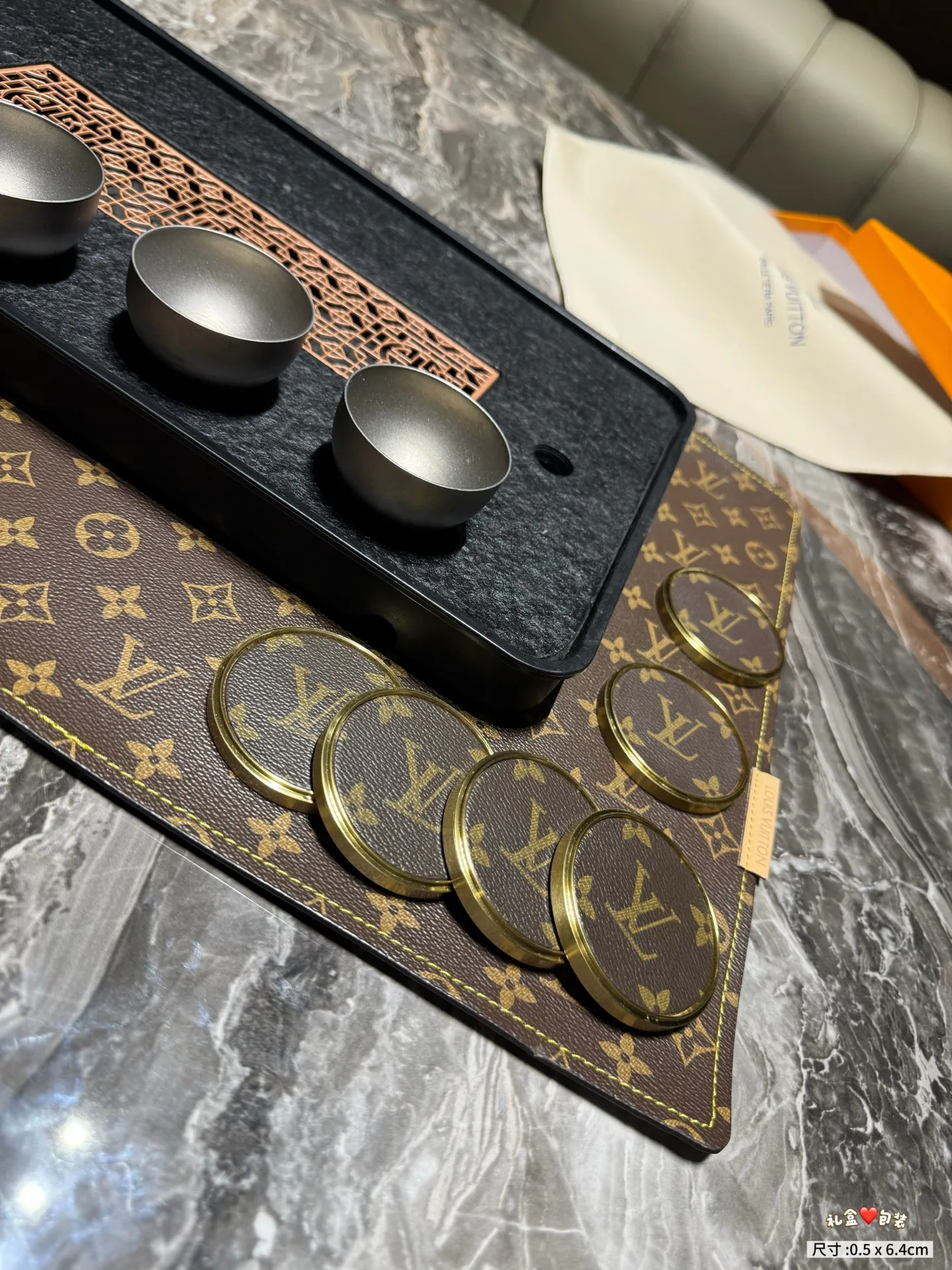 Посуда Louis Vuitton 18013277