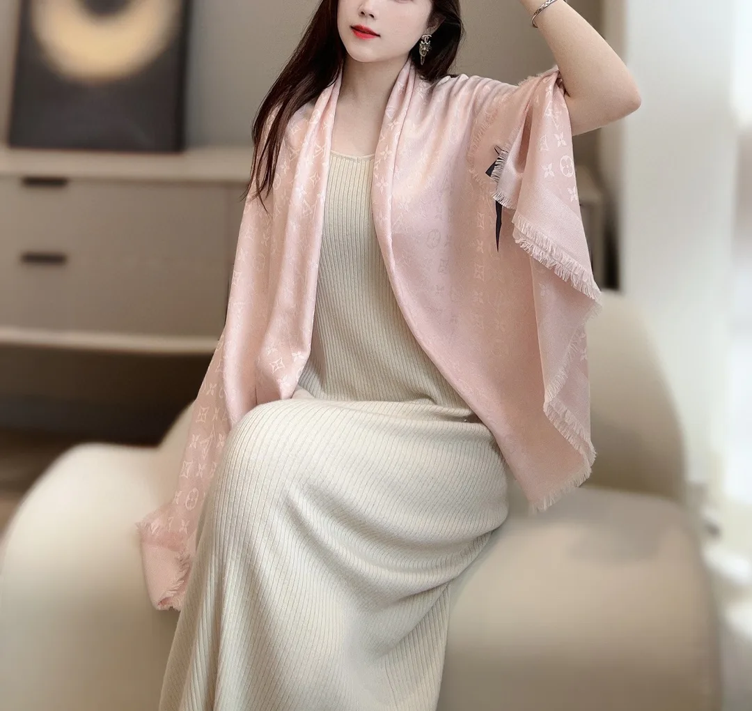 Шарфы Louis Vuitton 18267589