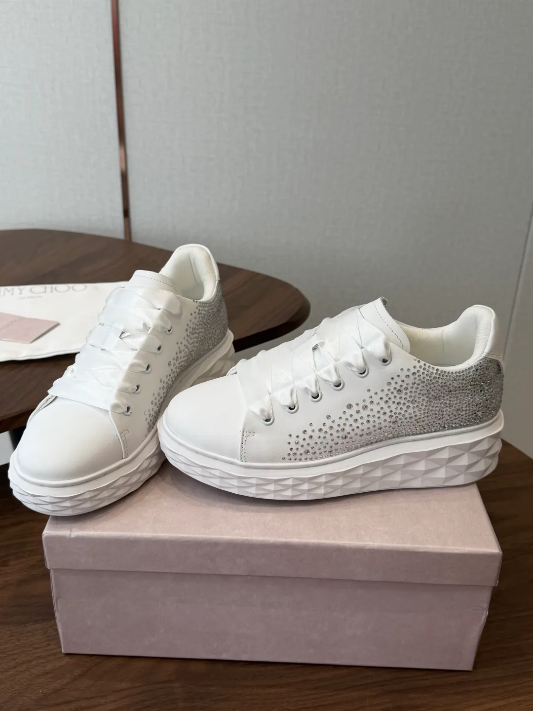 Кроссовки Женские Jimmy Choo 17923007