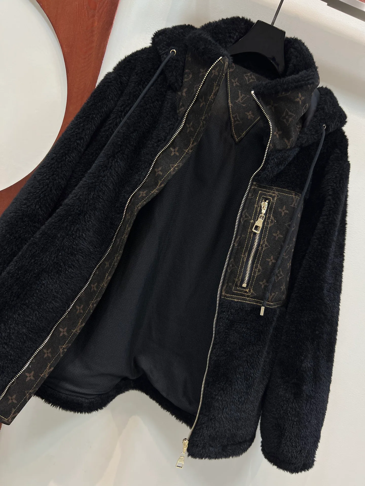 Куртки И Пуховики Женские Louis Vuitton 19443548