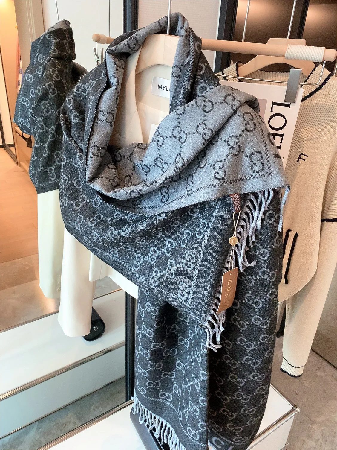 Шарфы Gucci 1242401