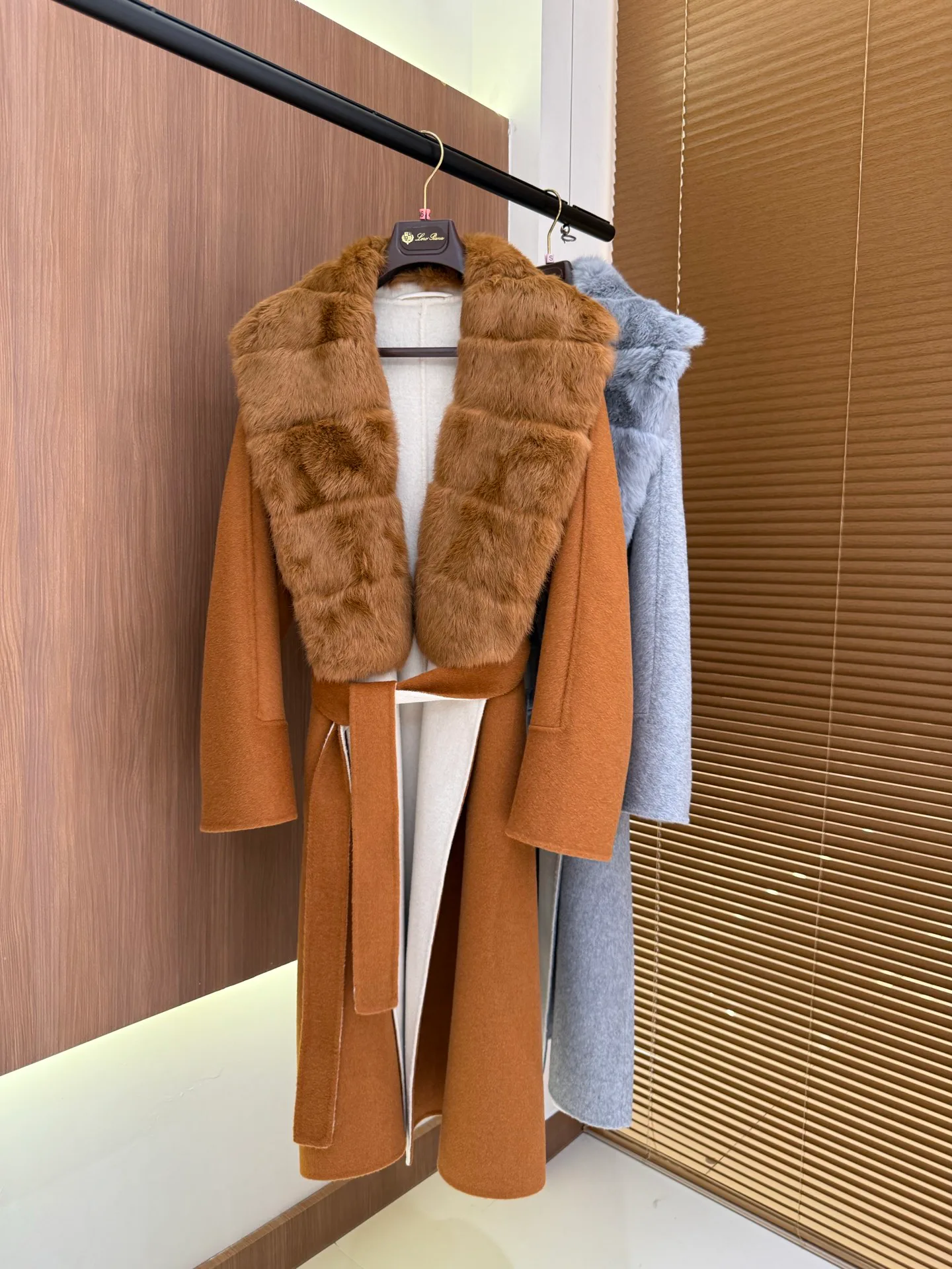 Пальто Женские Loro Piana 5602655