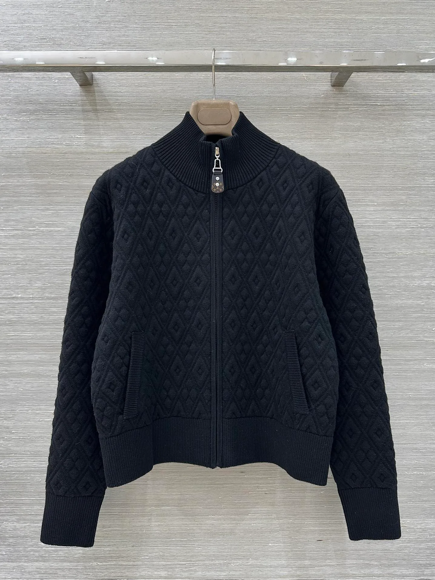 Куртки И Пуховики Женские Louis Vuitton 570976