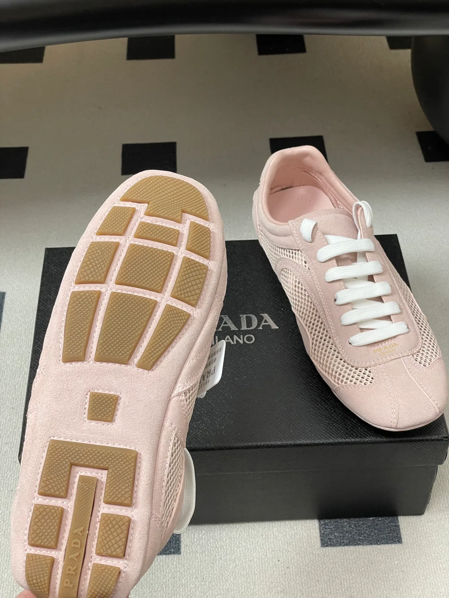 Кроссовки Женские Prada 12880105