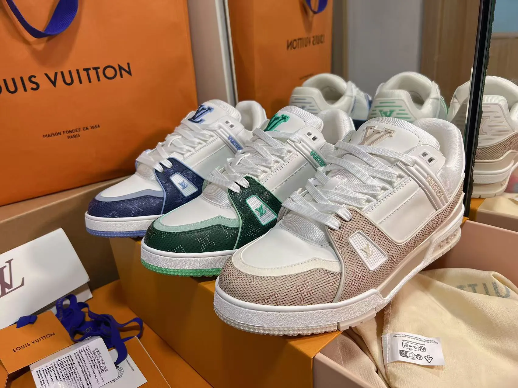 Кроссовки Женские Louis Vuitton 11696563
