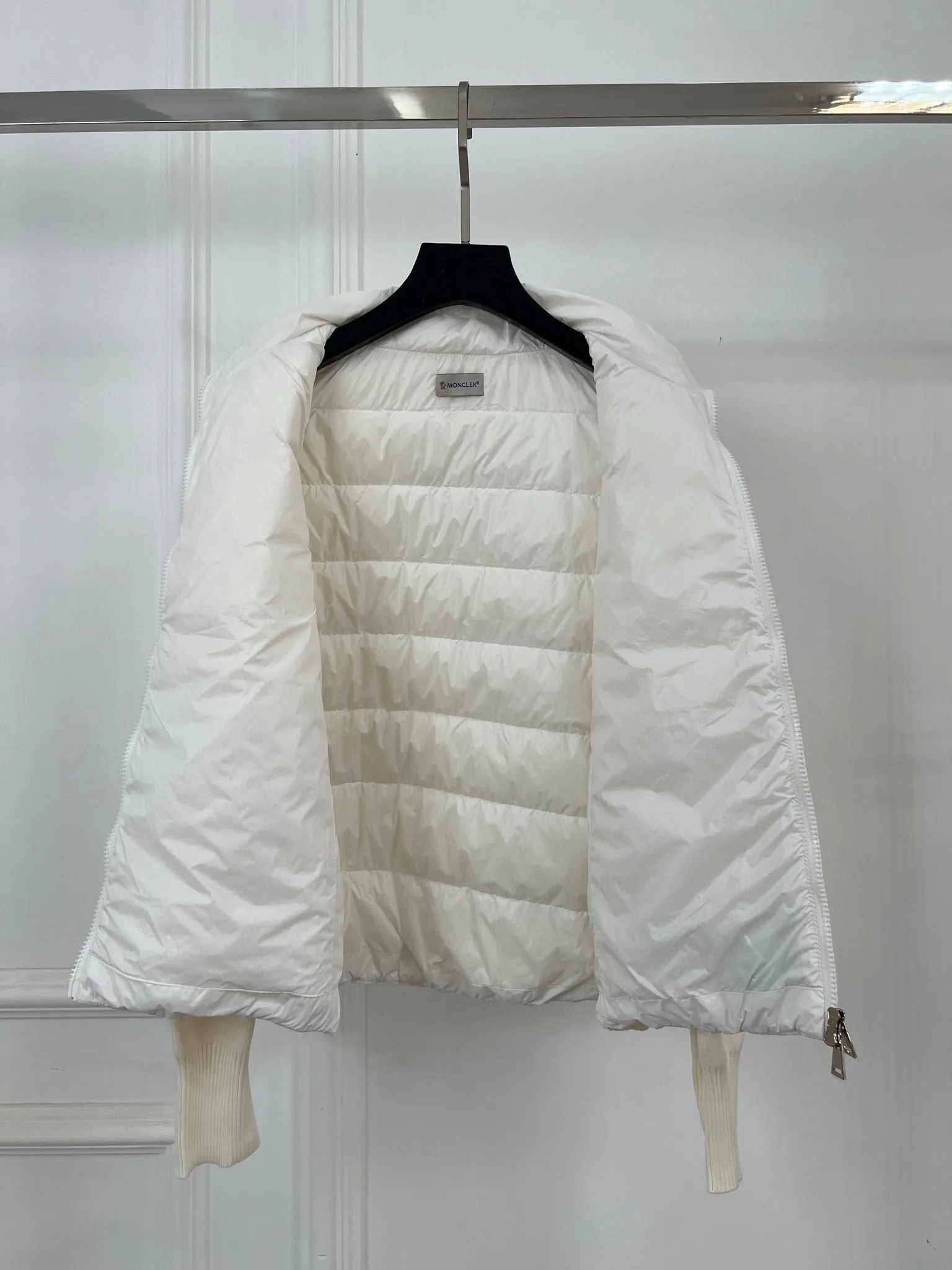 Куртки И Пуховики Женские Moncler 18415624