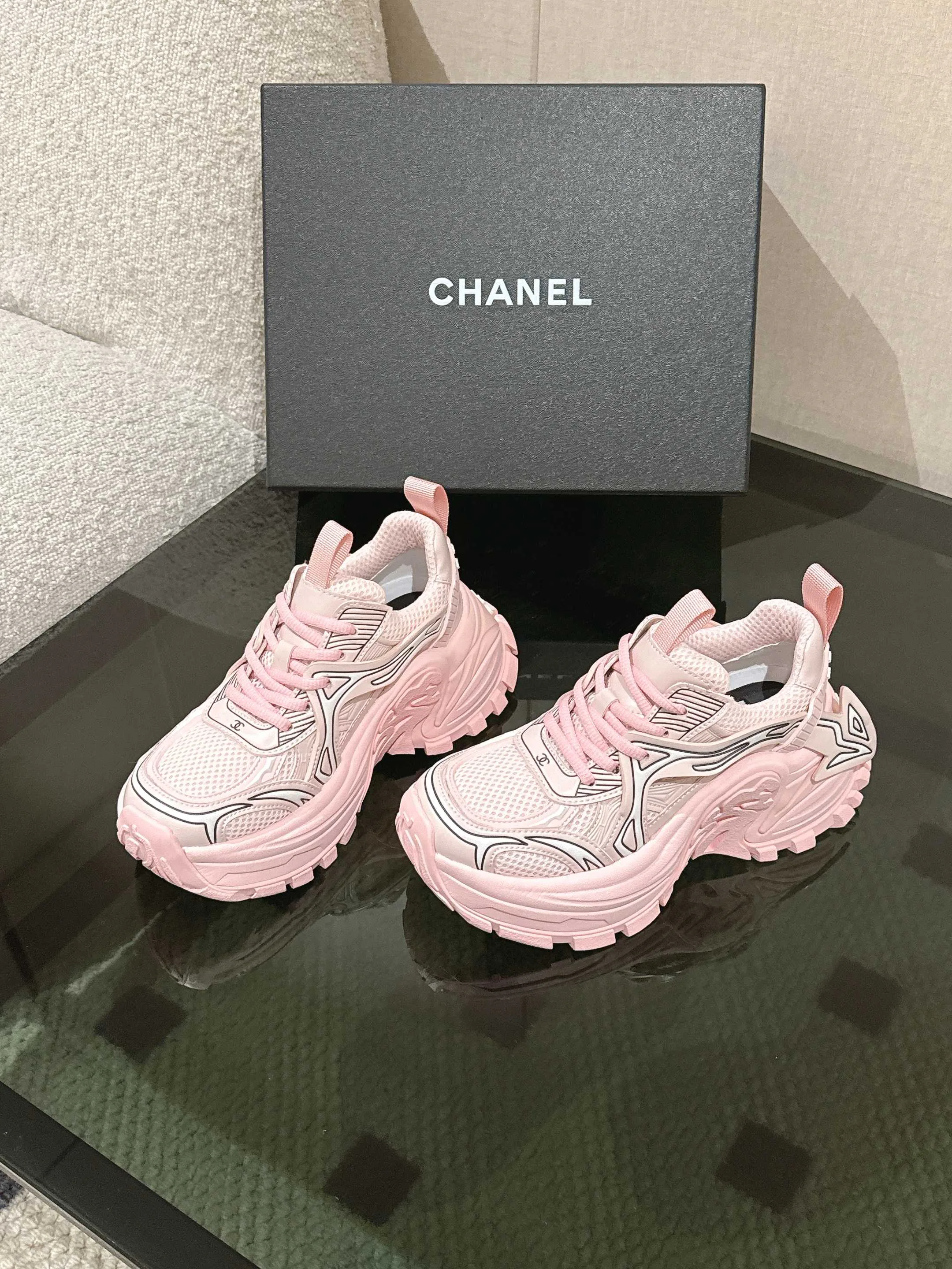 Кроссовки Женские Chanel 11678198