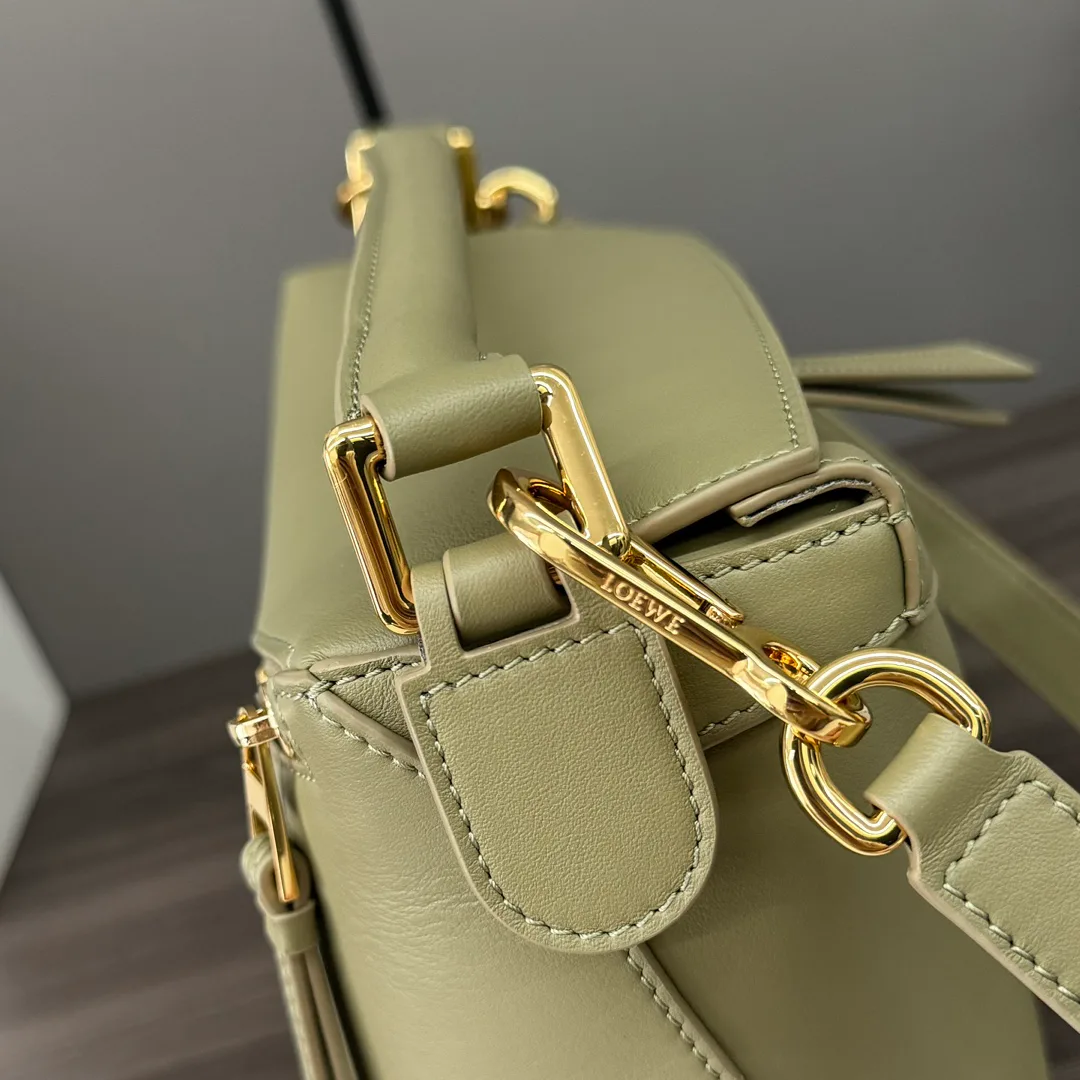Классические Сумки Женские Loewe 11674664