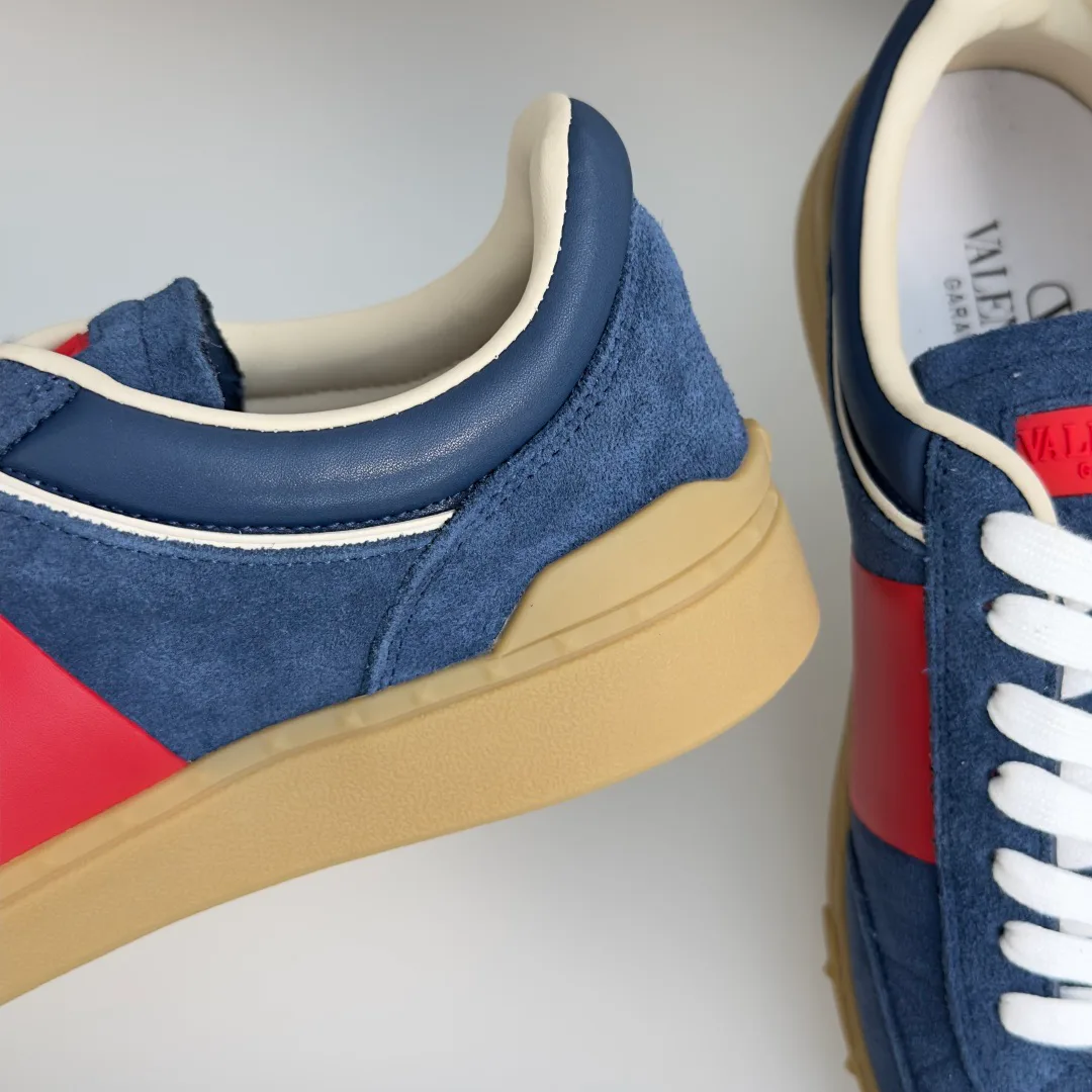 Кроссовки Женские Valentino 19175898