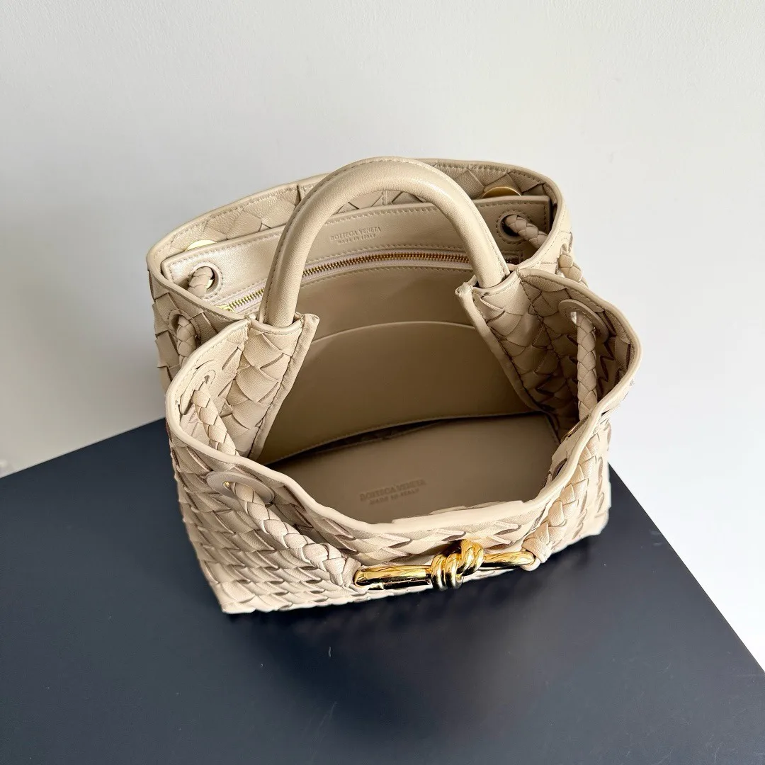 Классические Сумки Женские Bottega Veneta 17792039