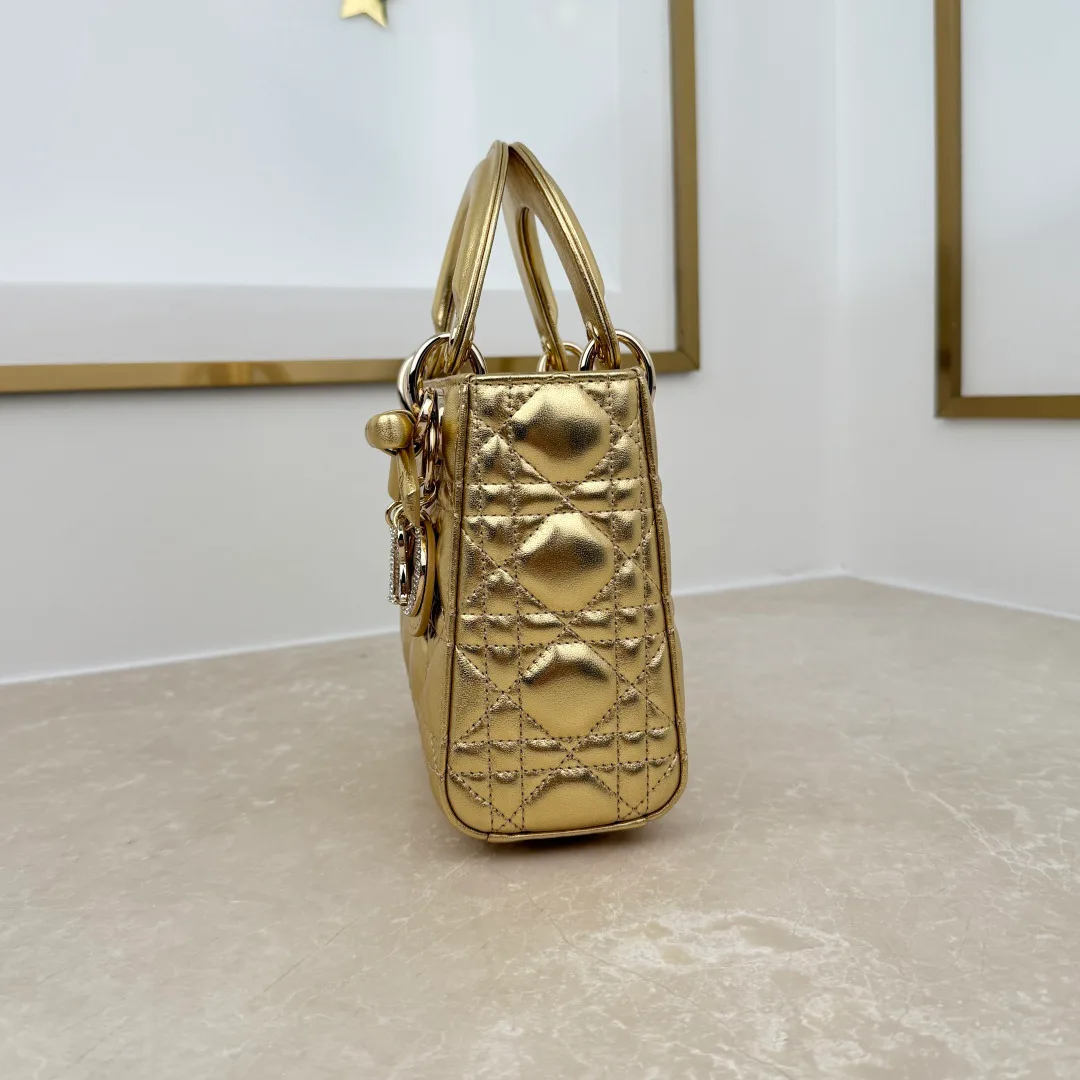 Классические Сумки Женские Christian Dior 18116224