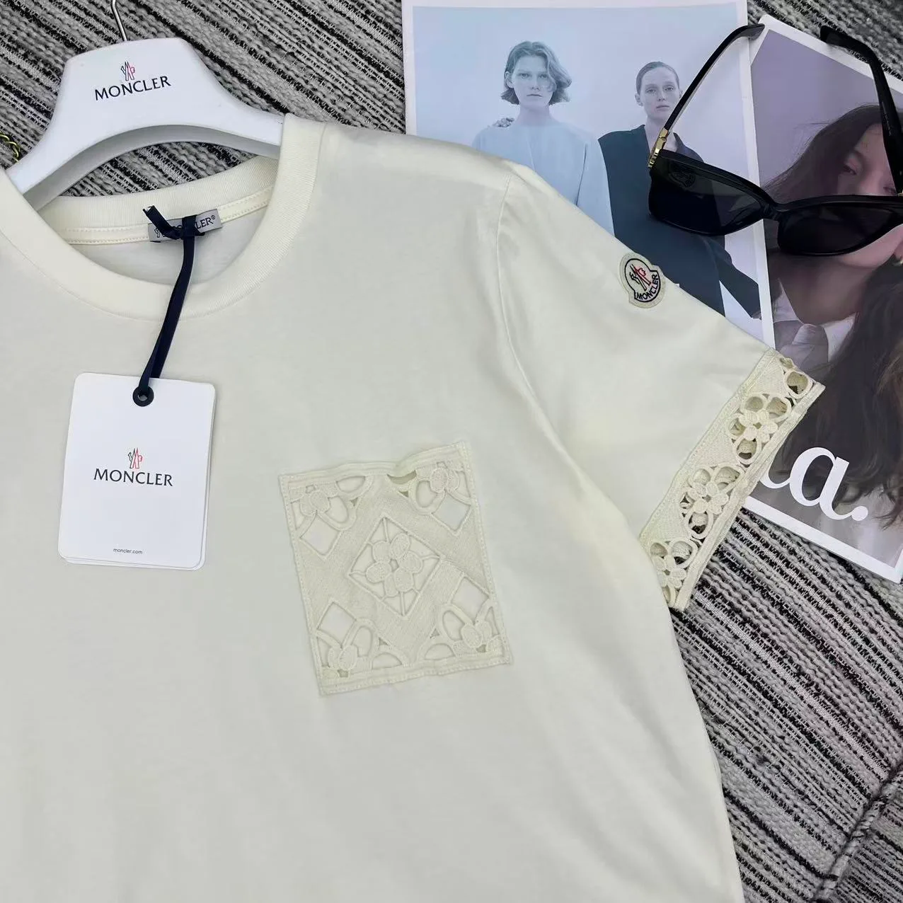 Футболки Женские Moncler 11897988