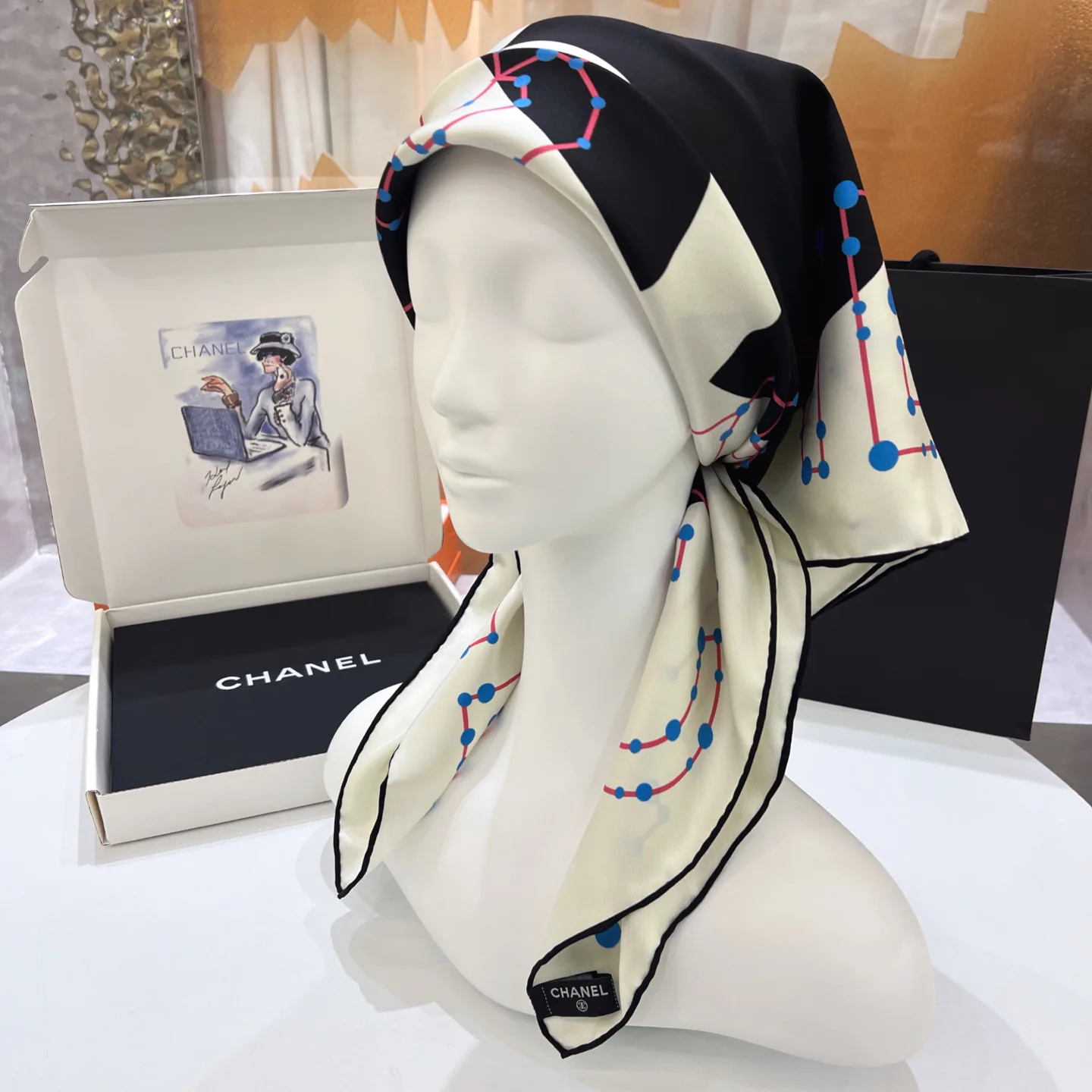 Платки Chanel 5021562