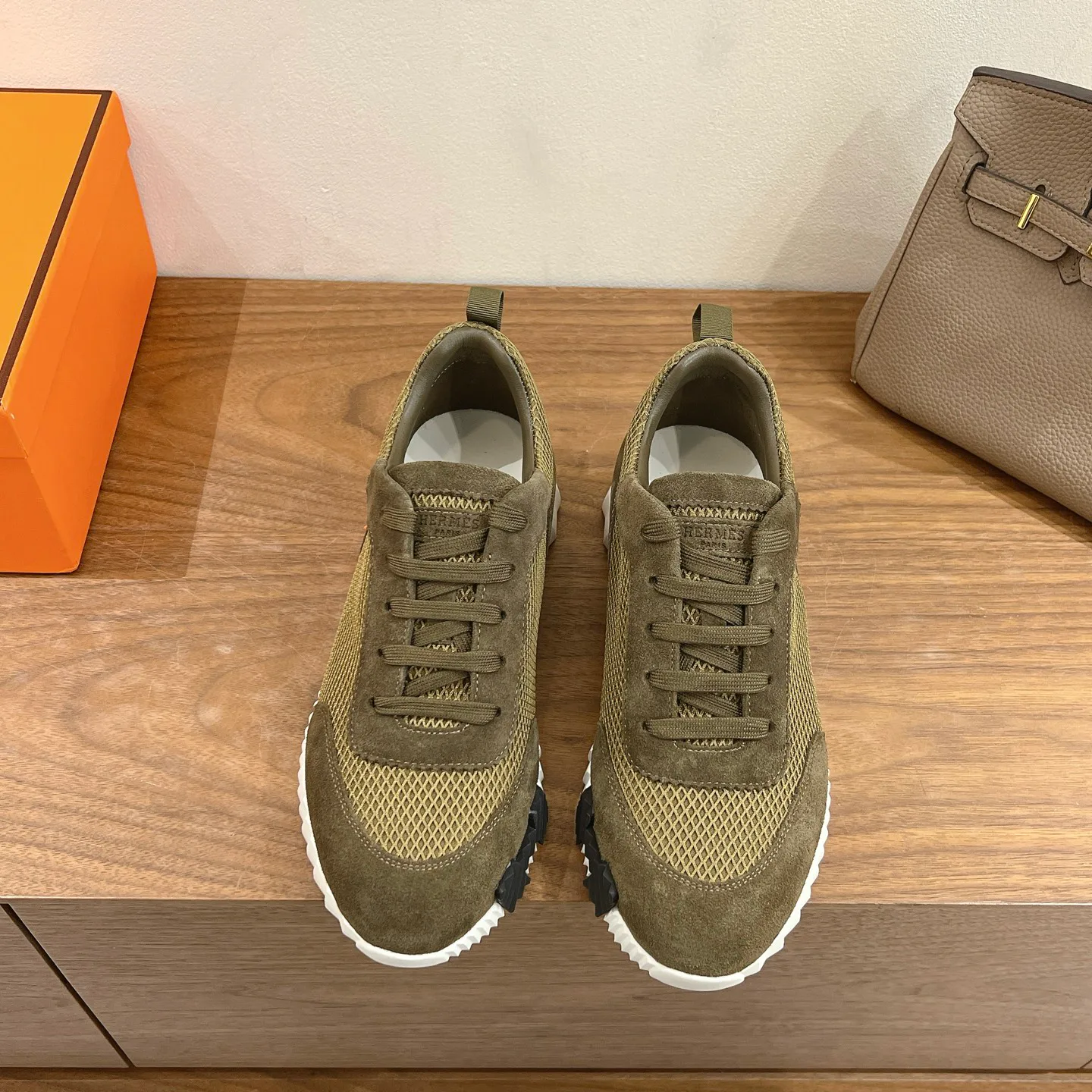 Кроссовки Женские Hermes 18729634