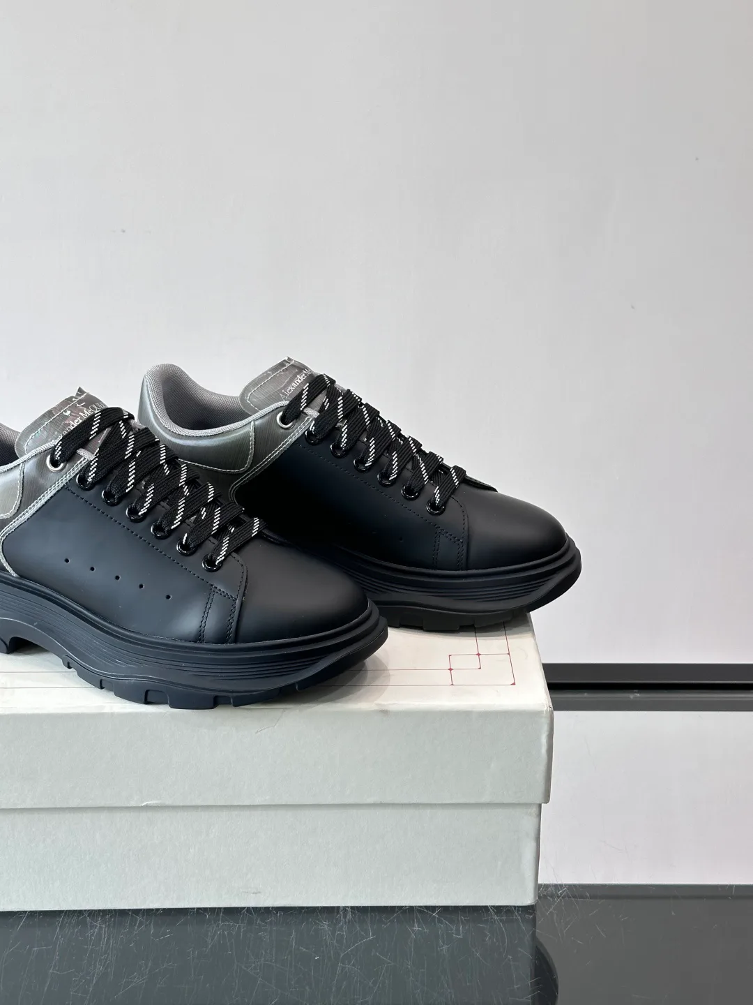 Кроссовки Женские Alexander Mcqueen 11151049