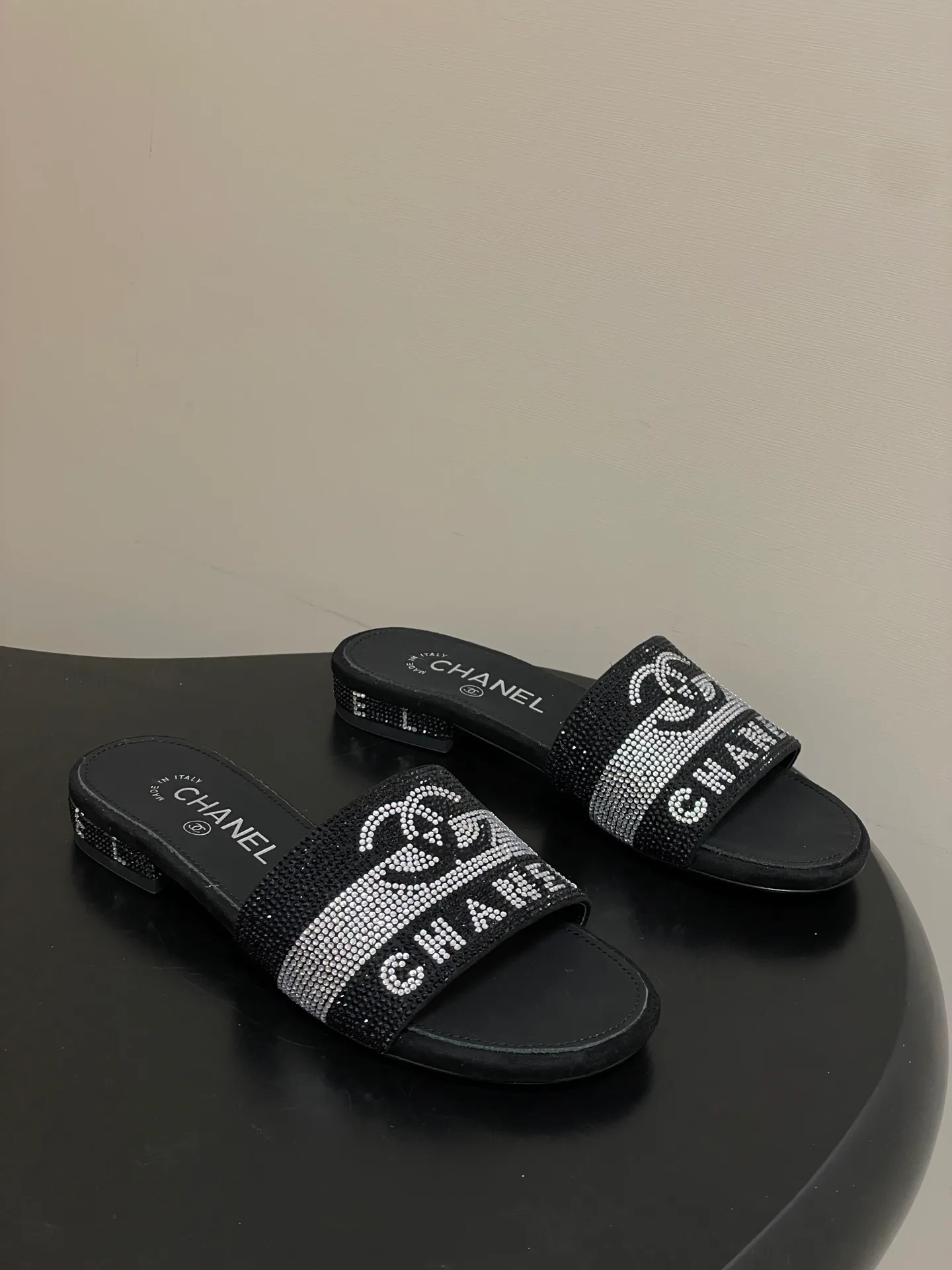 Шлепанцы Женские Chanel 10993958