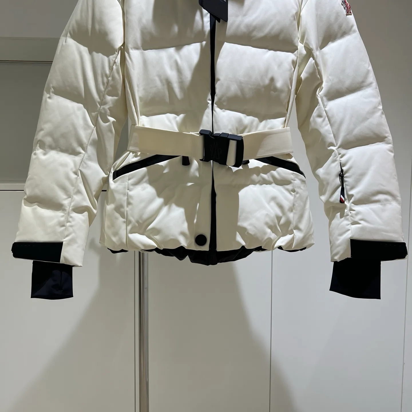 Куртки И Пуховики Женские Moncler 18180078