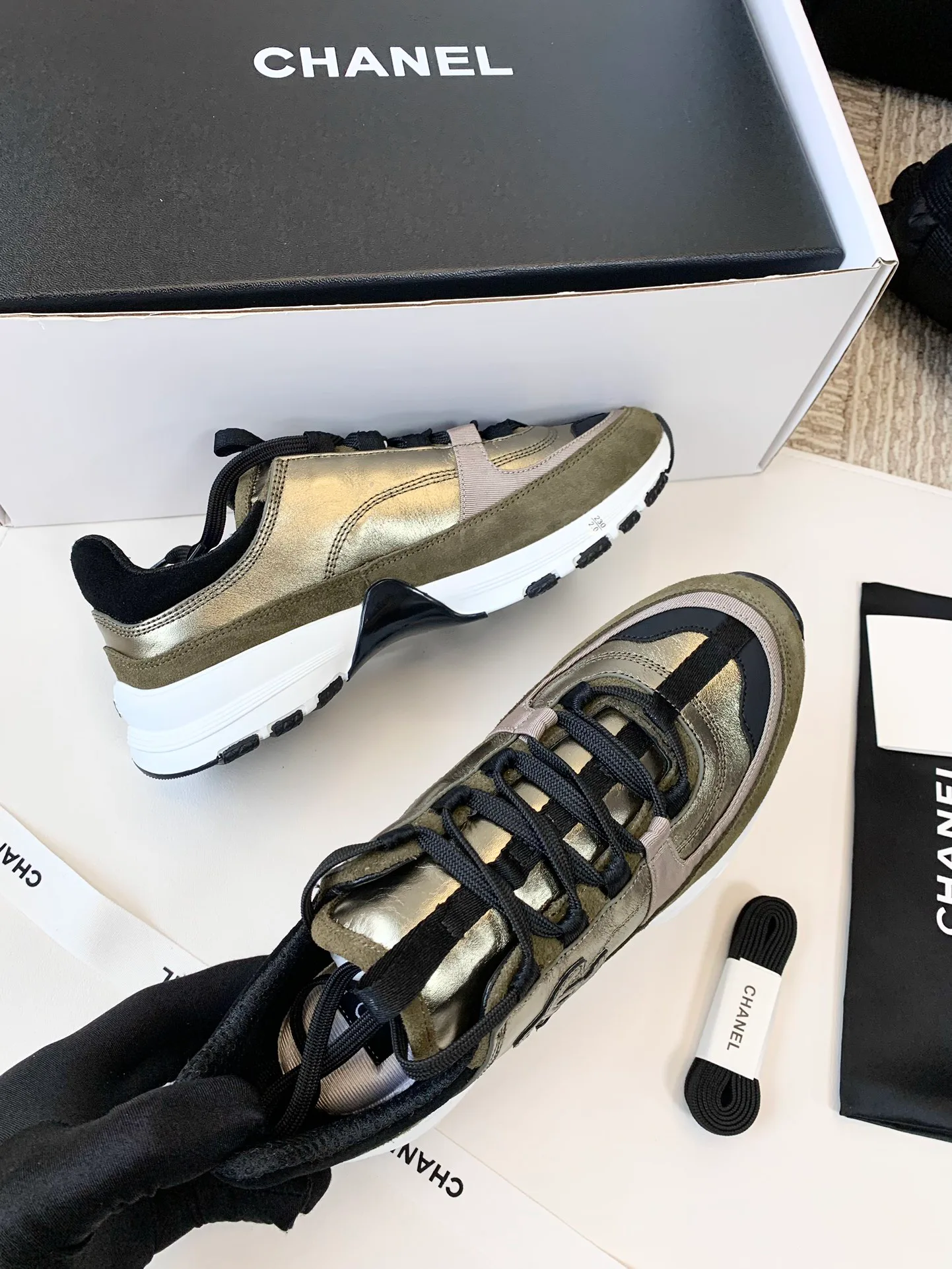 Кроссовки Женские Chanel 10914113